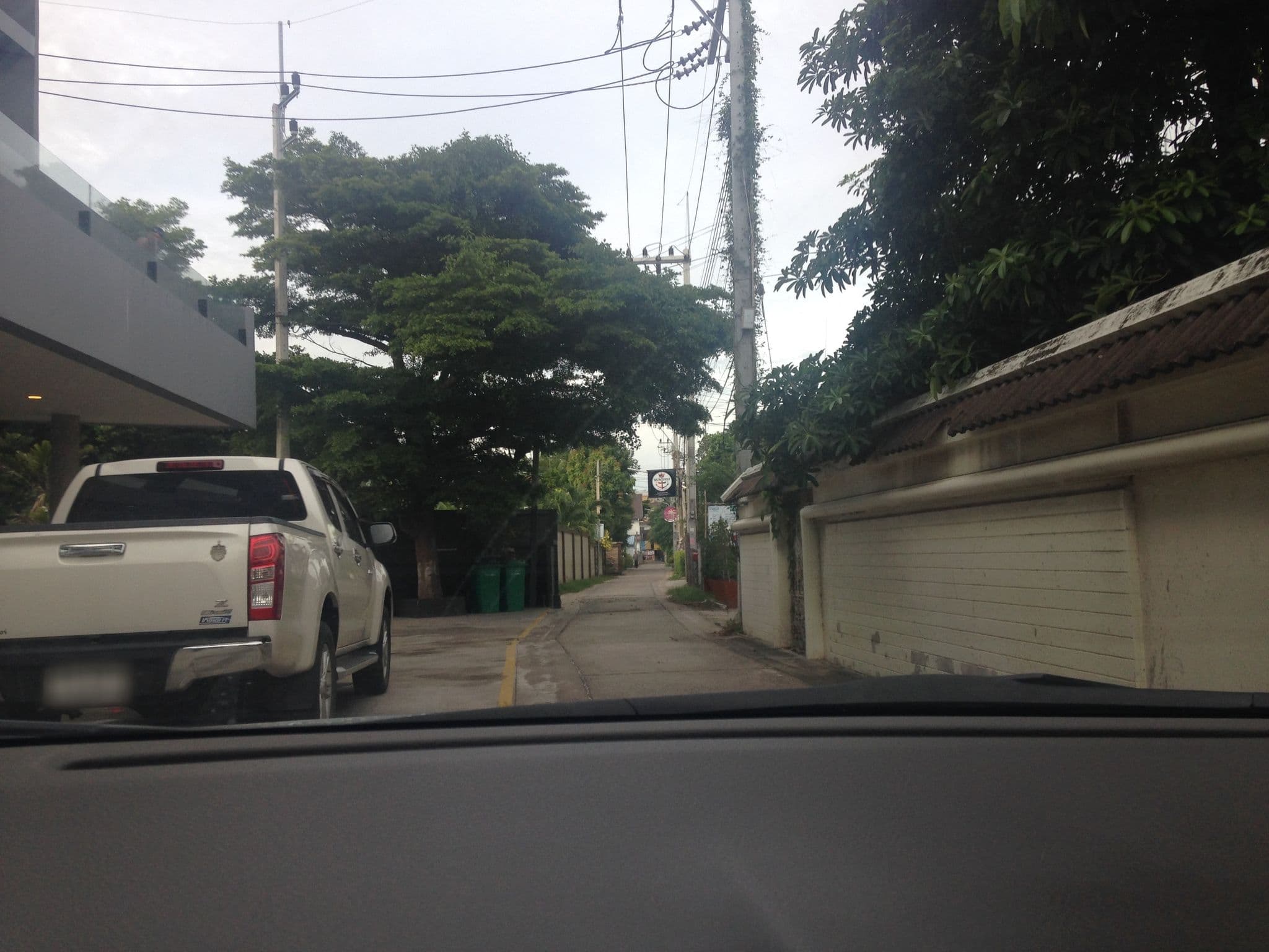 Street view near kalm hotel, Ban Ang Sila — © ratirat (CC BY-SA · Mapillary)