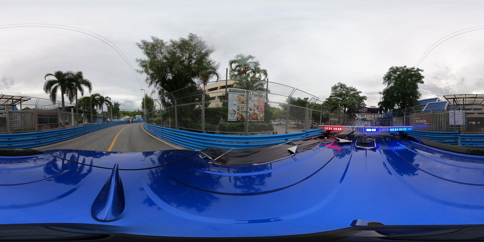 Street view near Jomtien Garden Hotel & Resort, Ban Ang Sila — © nuttawutbunta (CC BY-SA · Mapillary)