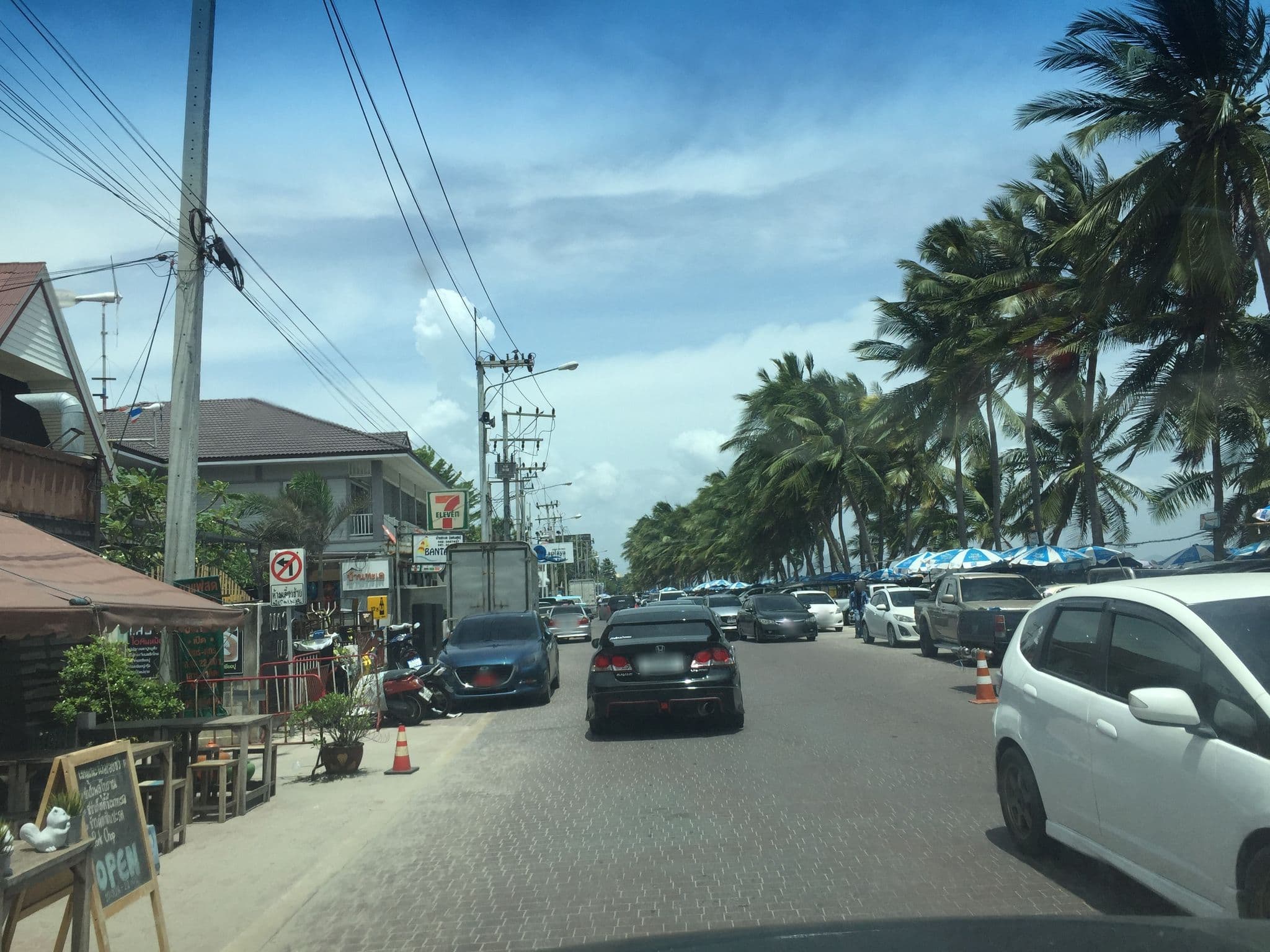 Street view near จิตติมารีสอร์ท(ข้างร้านนม), Ban Ang Sila — © kyoko (CC BY-SA · Mapillary)