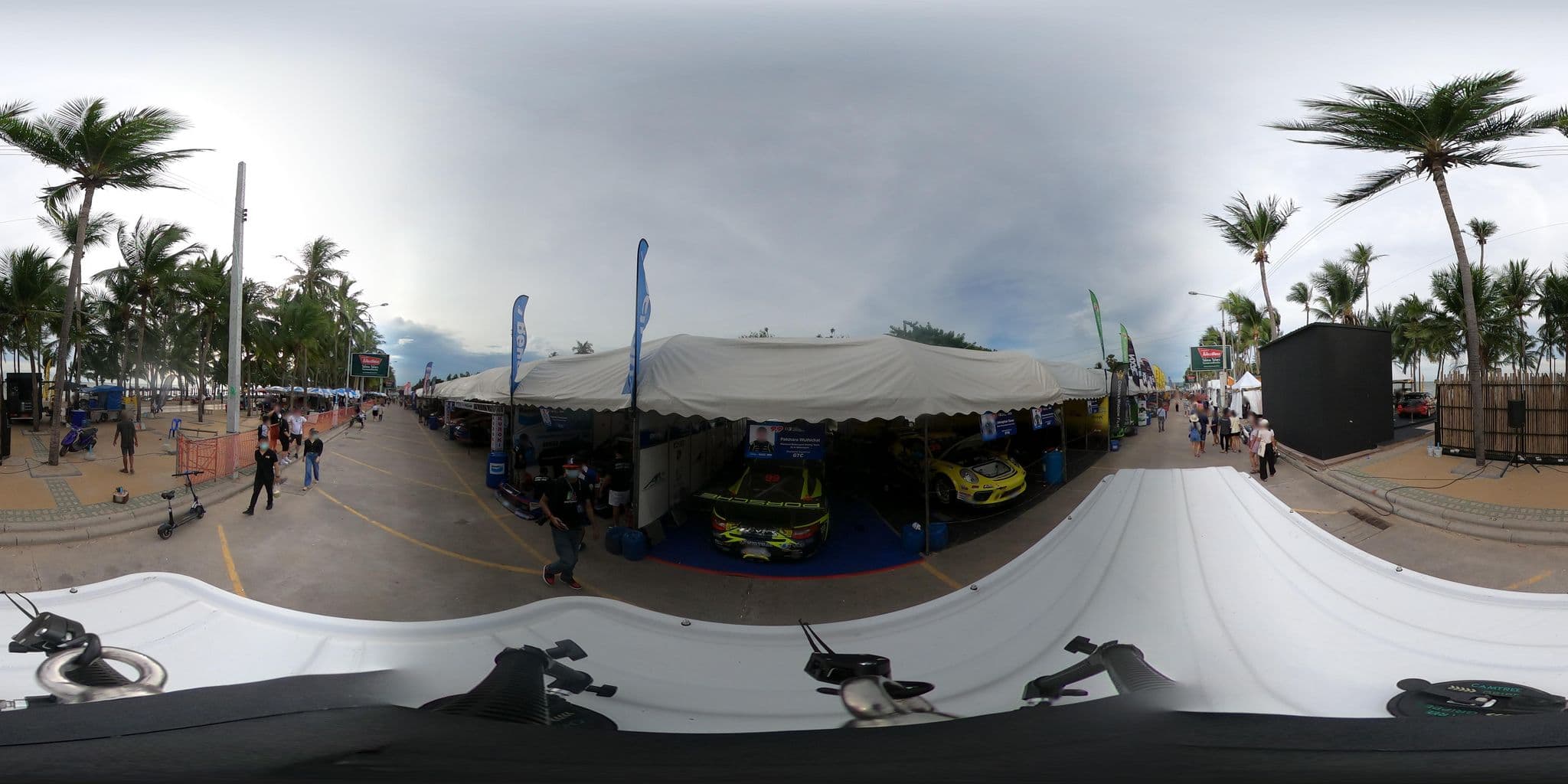 Street view near โรงแรมบางแสนรอยอลบีช, Ban Ang Sila — © nuttawutbunta (CC BY-SA · Mapillary)