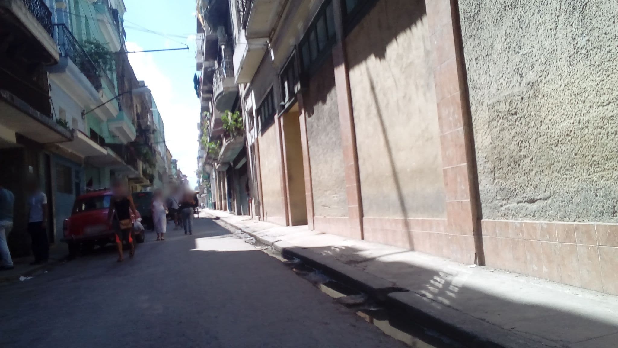 Street view near Casa Mikel, Centro Habana