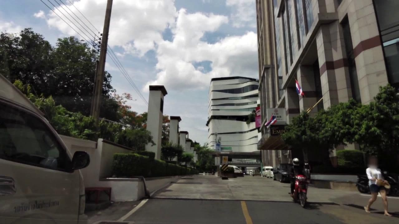 Street view near Imperial West Suites, Watthana — © toffy (CC BY-SA · Mapillary)