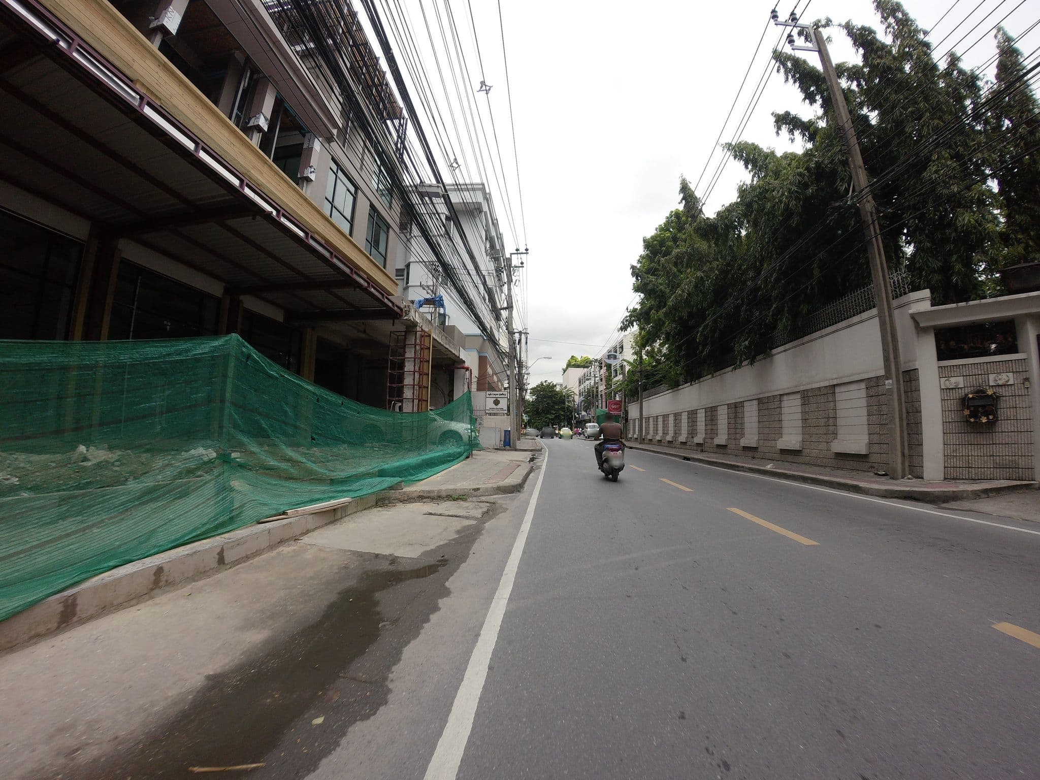 Street view near novotel suites sukhumvit 39, Watthana — © mishari (CC BY-SA · Mapillary)