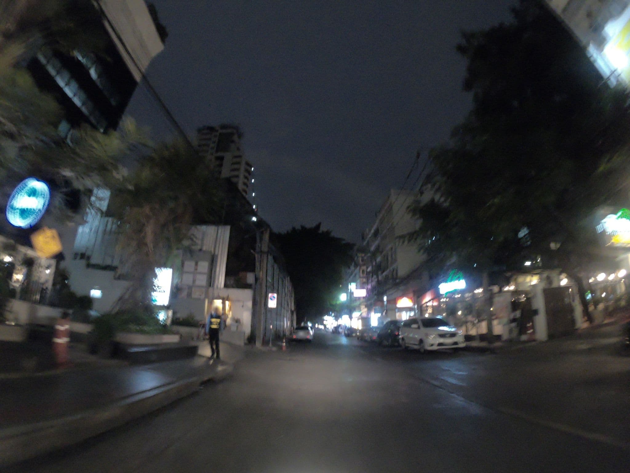 Street view near Livingstone's Lodge Hotel, Watthana — © chatnuwa (CC BY-SA · Mapillary)