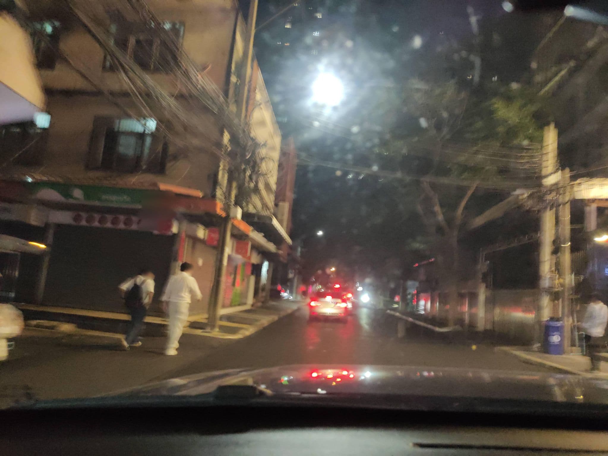 Street view near LiveZen Bangkok, Watthana — © kasetitkml_pipitchai (CC BY-SA · Mapillary)