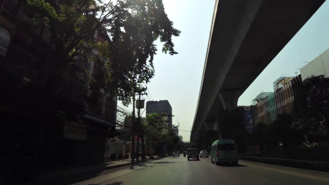 Street view near Baan Namtarn, Phra Khanong — © toffy (CC BY-SA · Mapillary)