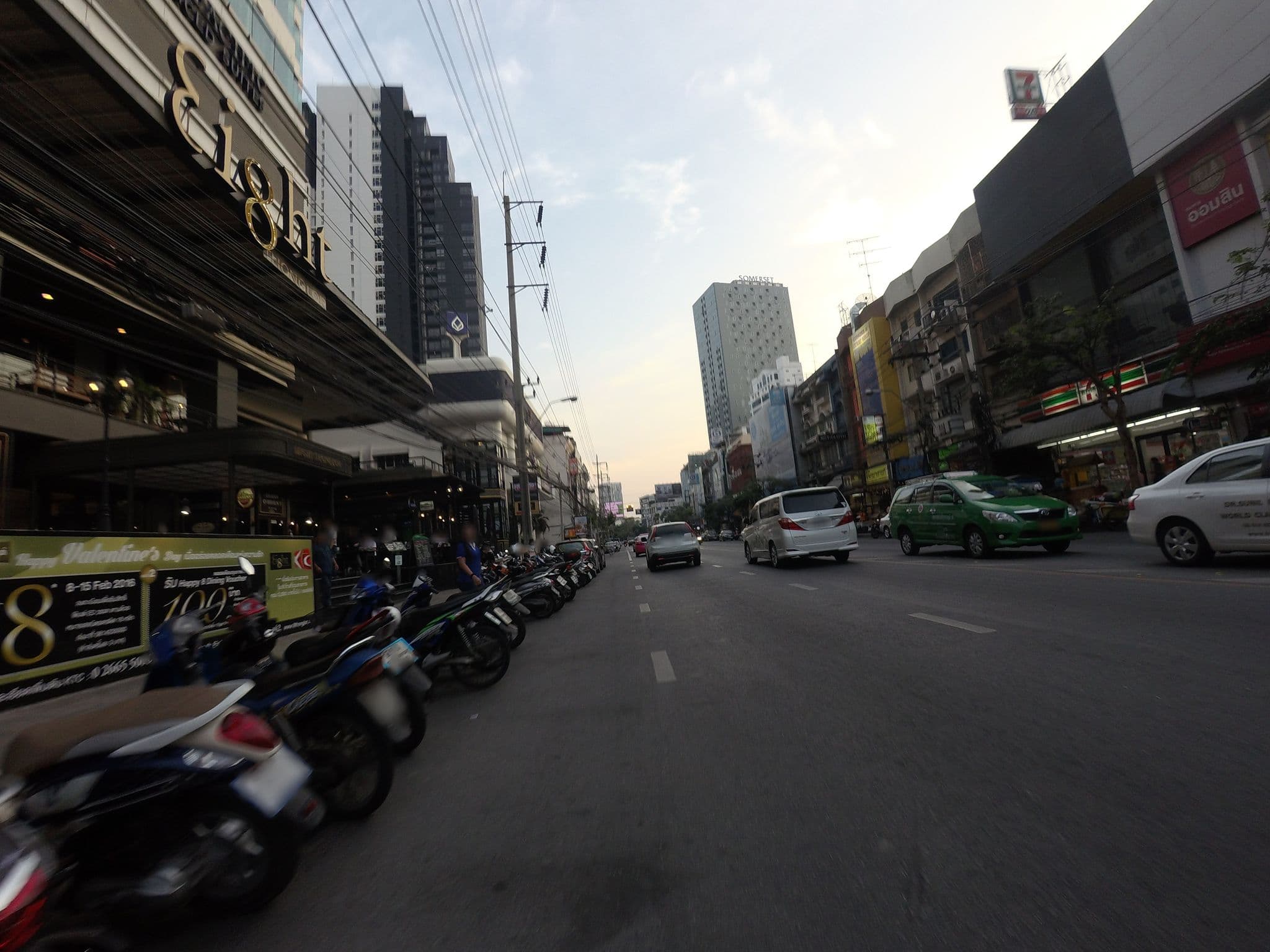Street view near Muu Bangkok, Watthana — © mishari (CC BY-SA · Mapillary)