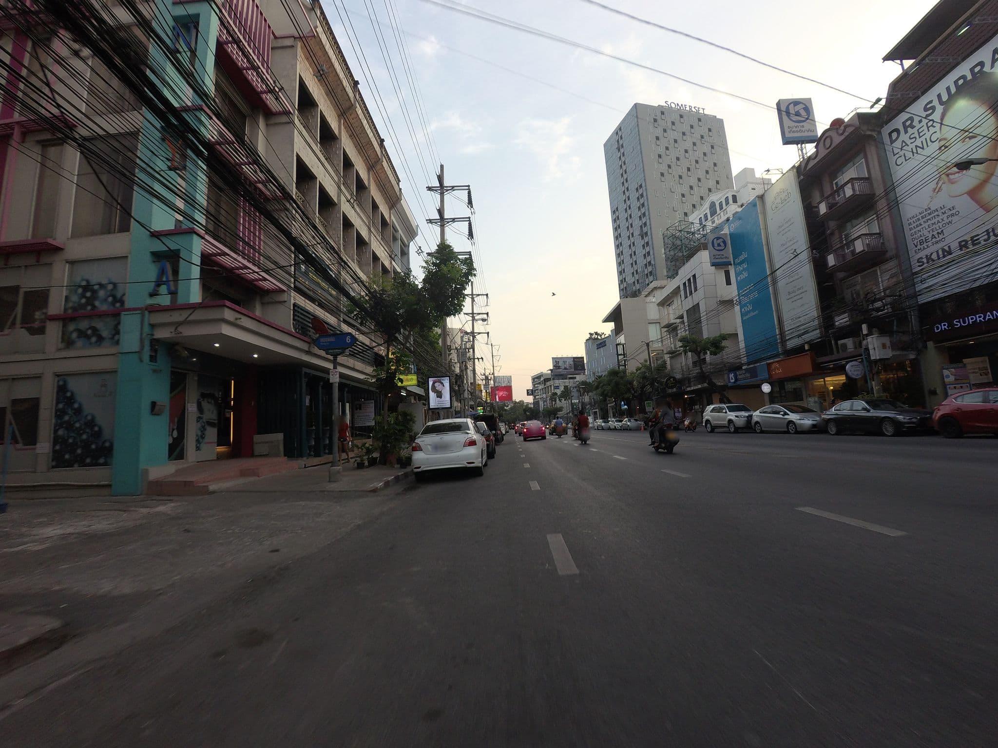 Street view near Blok Thonglor, Watthana — © mishari (CC BY-SA · Mapillary)