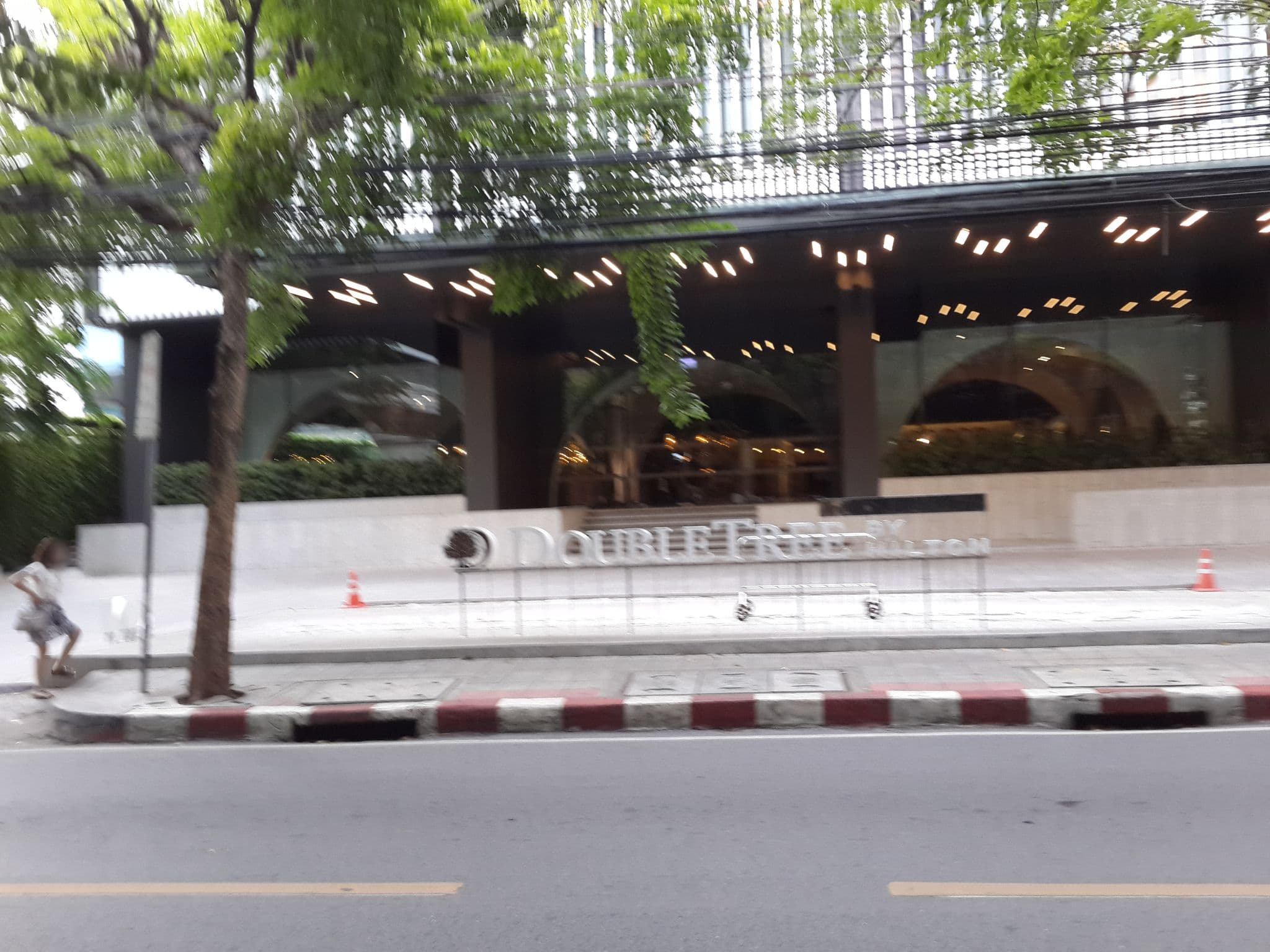 Street view near Mile High club hotel, Watthana — © mishari (CC BY-SA · Mapillary)