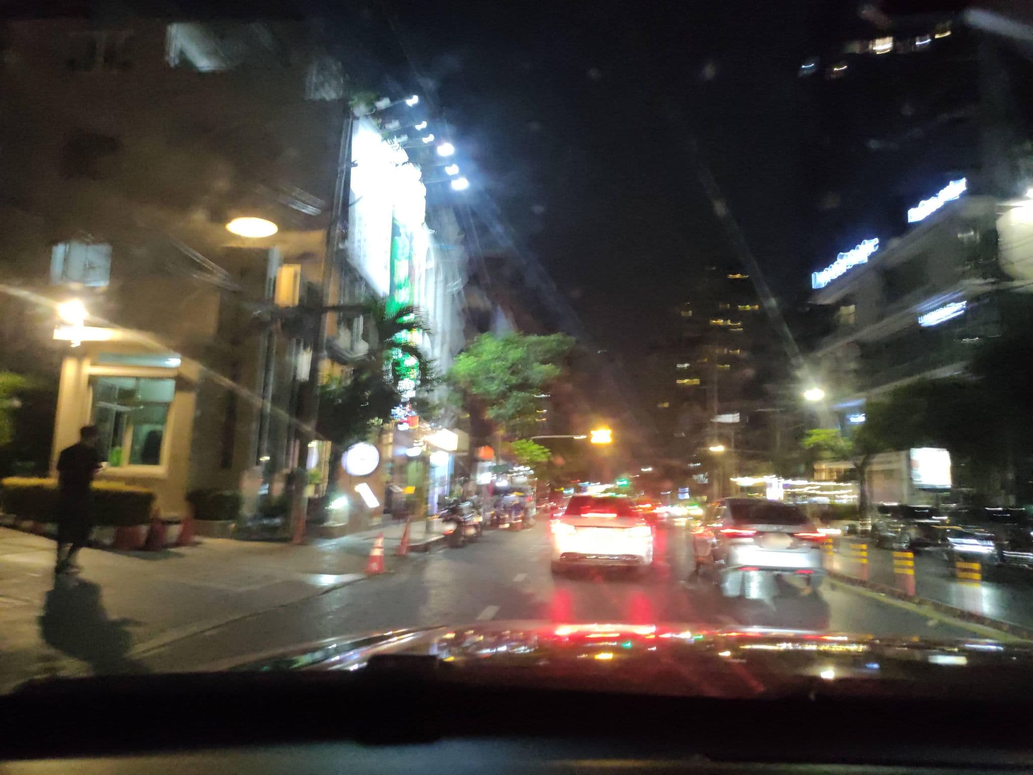 Street view near Ariva Ivy Servizio Thonglor, Watthana — © kasetitkml_pipitchai (CC BY-SA · Mapillary)