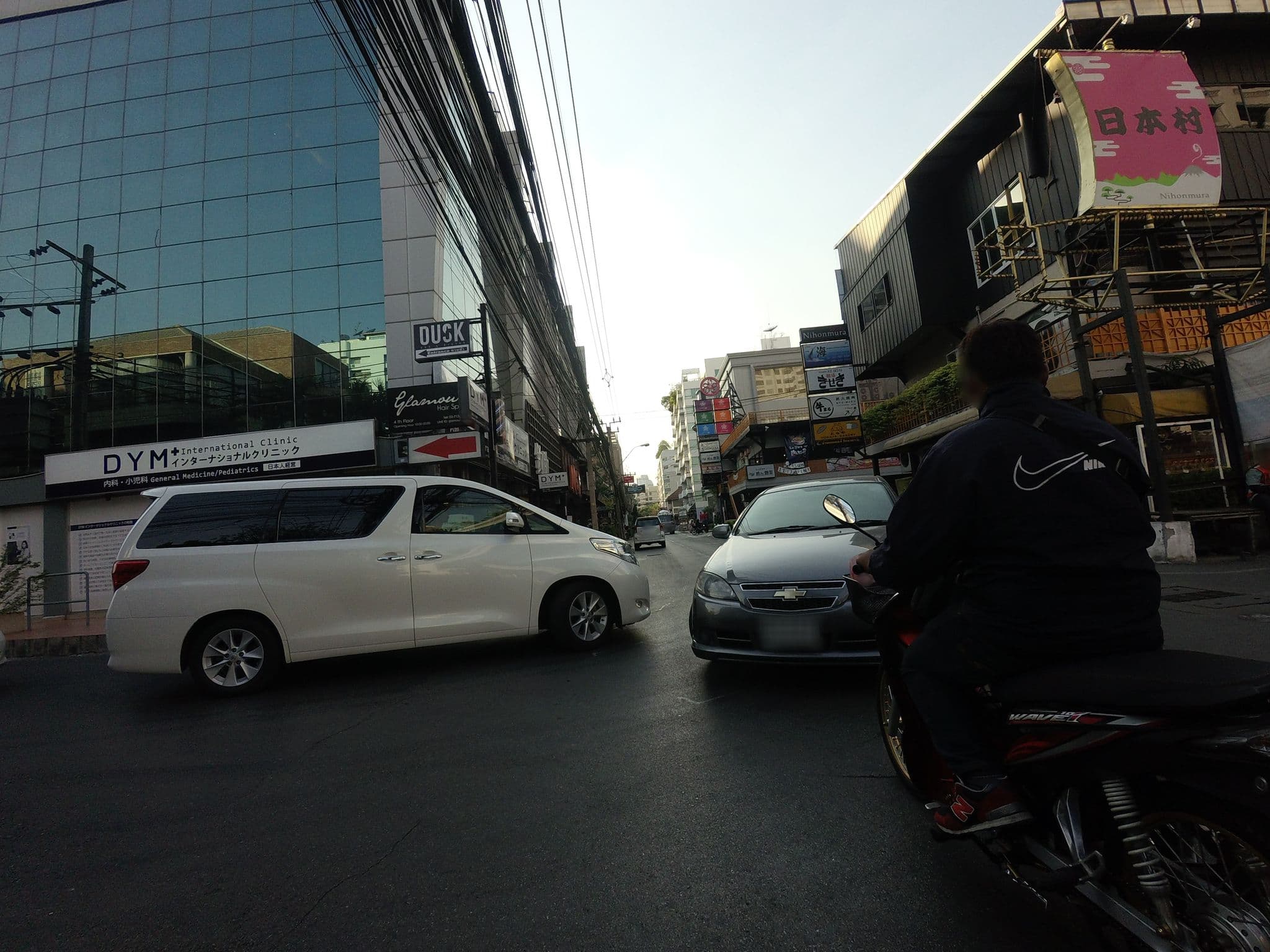 Street view near The XP Thonglor Bangkok Hotel, Watthana — © mishari (CC BY-SA · Mapillary)