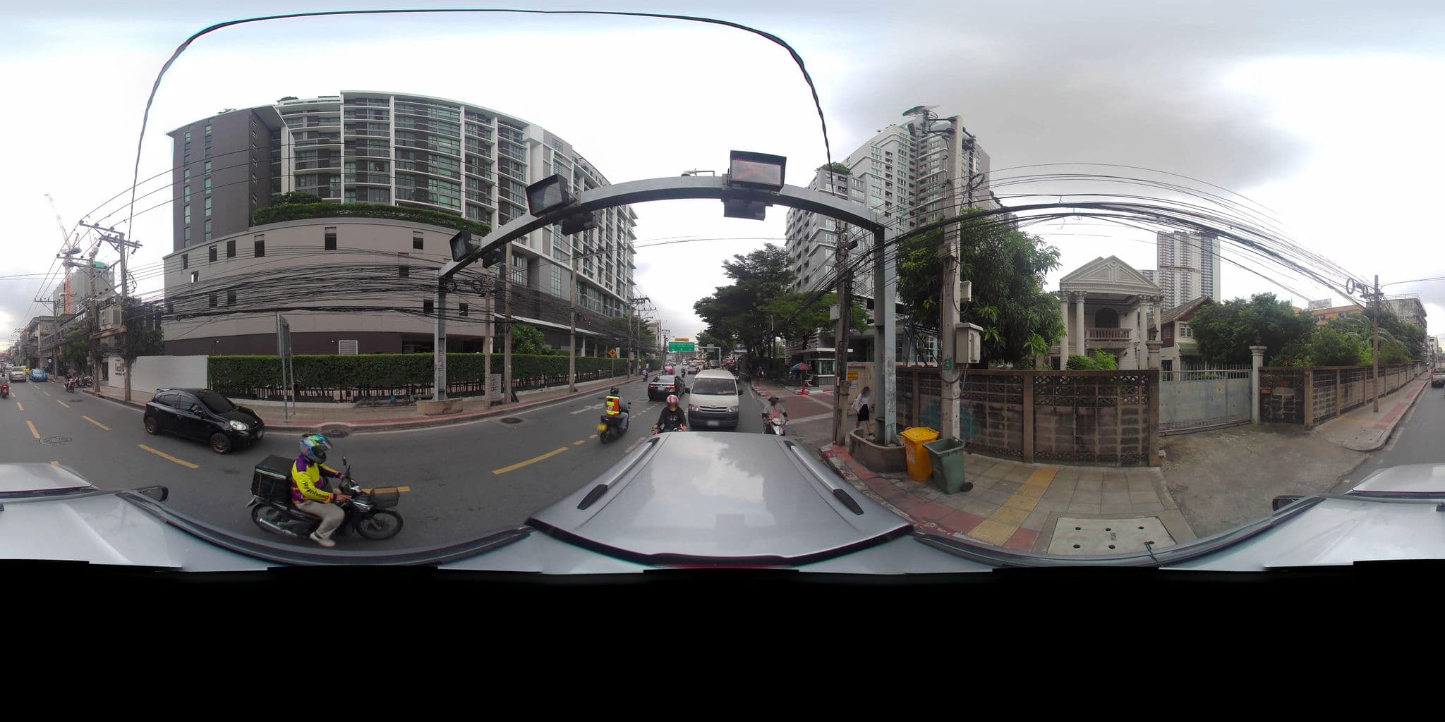 Street view near JS Mansion, Huai Khwang — © tritaporn (CC BY-SA · Mapillary)