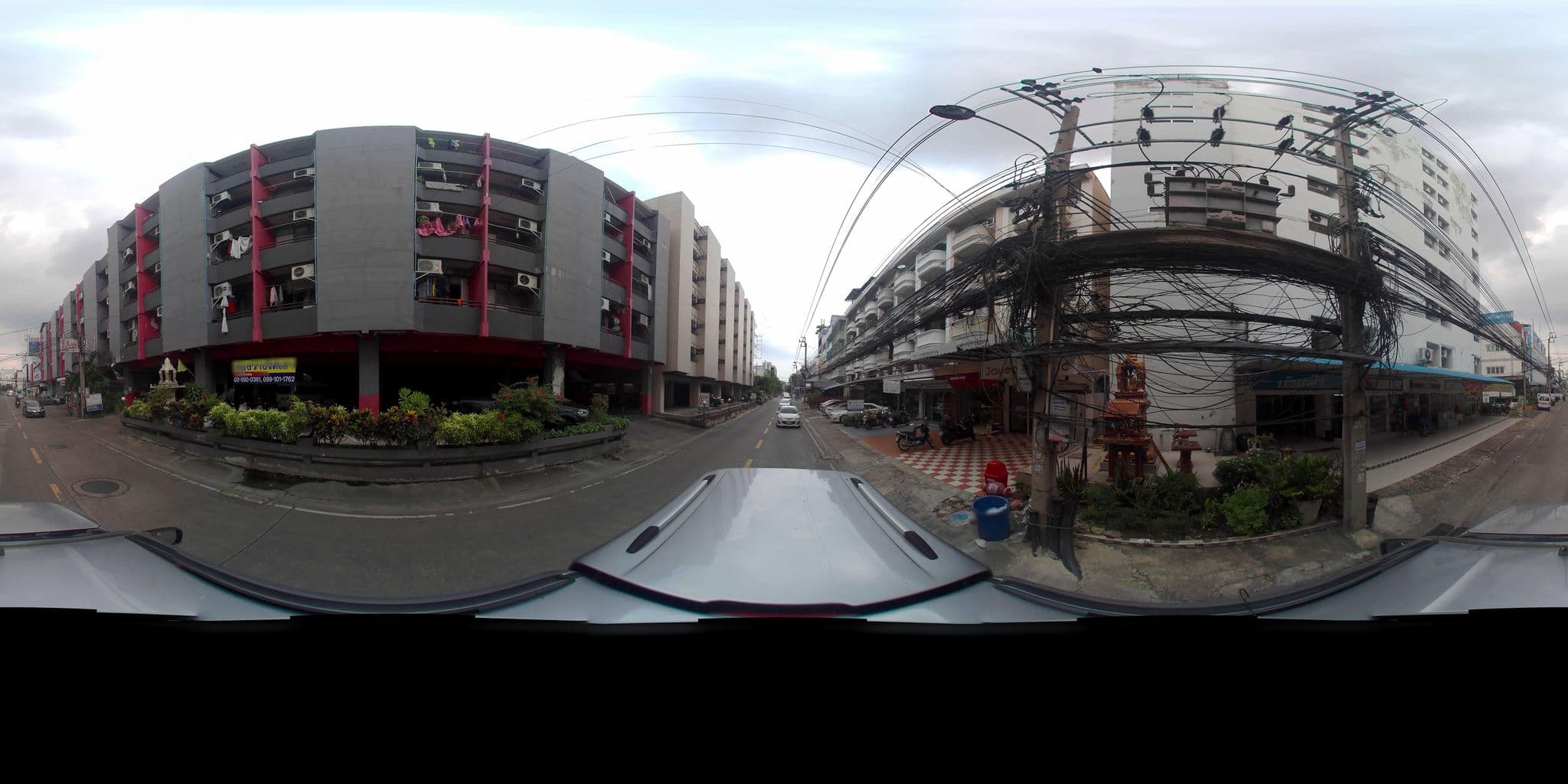 Street view near โอเอซิส โฮเตล, Huai Khwang — © tritaporn (CC BY-SA · Mapillary)