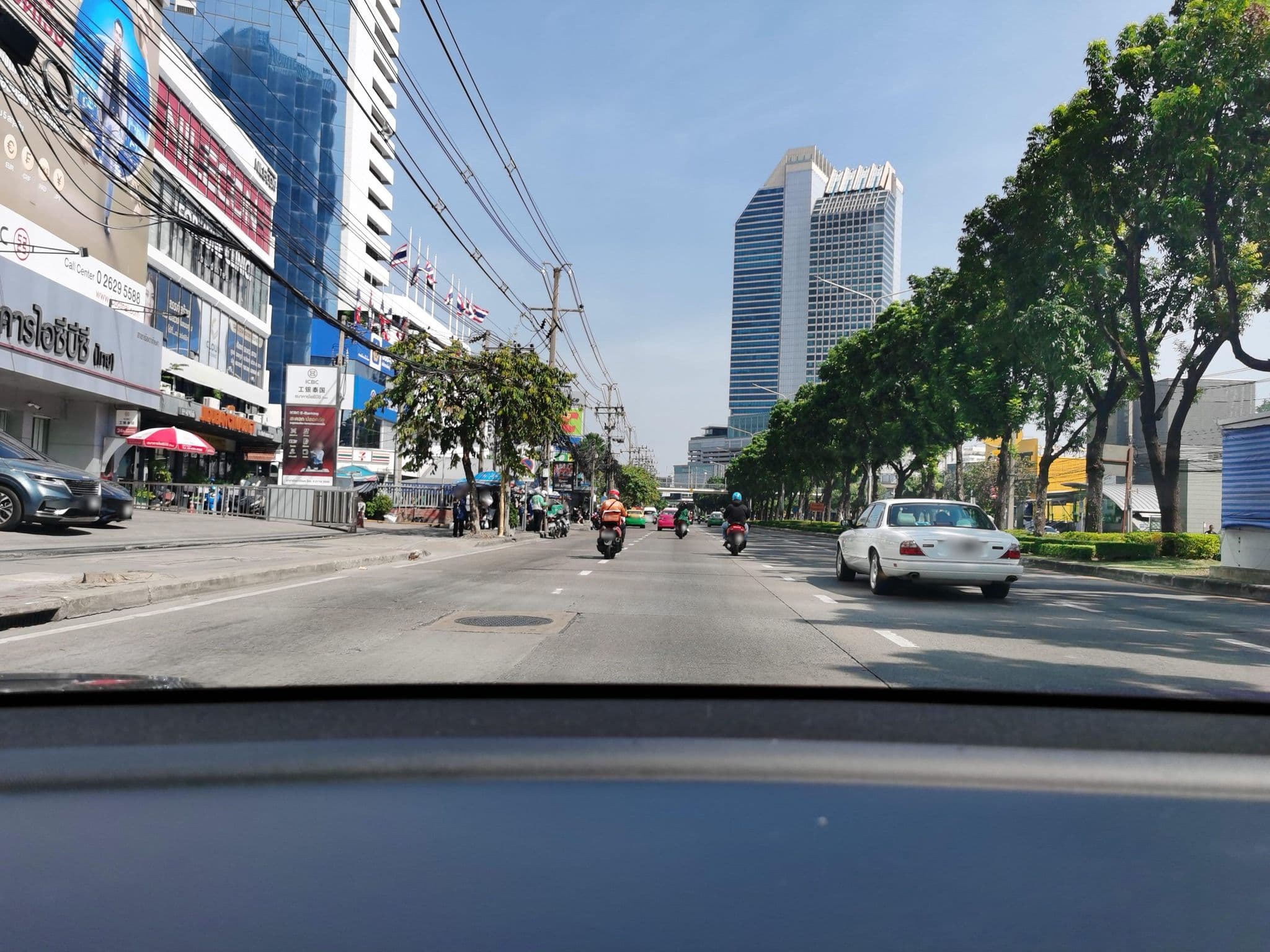 Street view near 499 Hostel, Huai Khwang — © lin_wang (CC BY-SA · Mapillary)