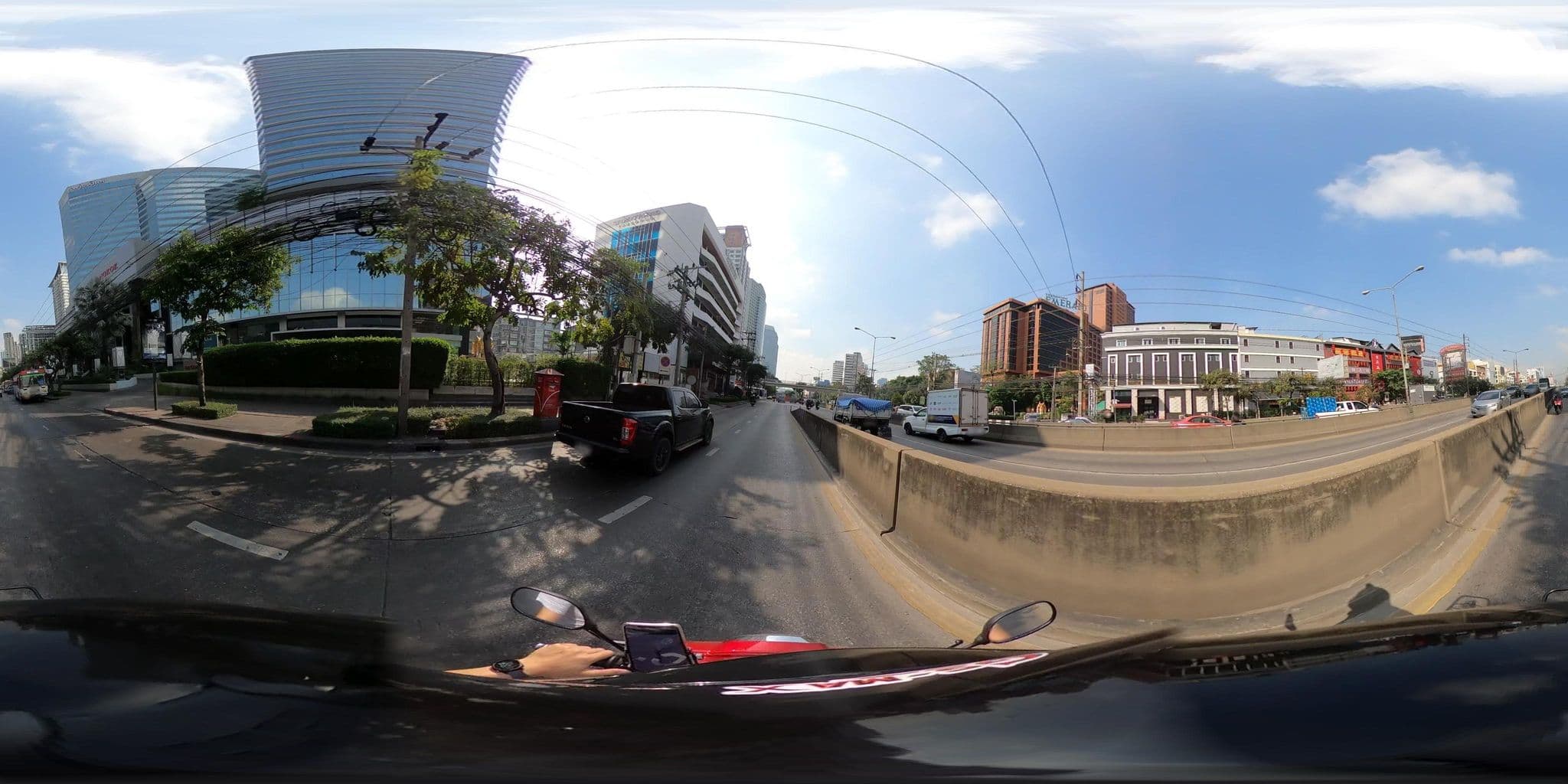 Street view near Executive floor @ Swissotel le Concorde, Huai Khwang — © NatchaponJ (CC BY-SA · Mapillary)