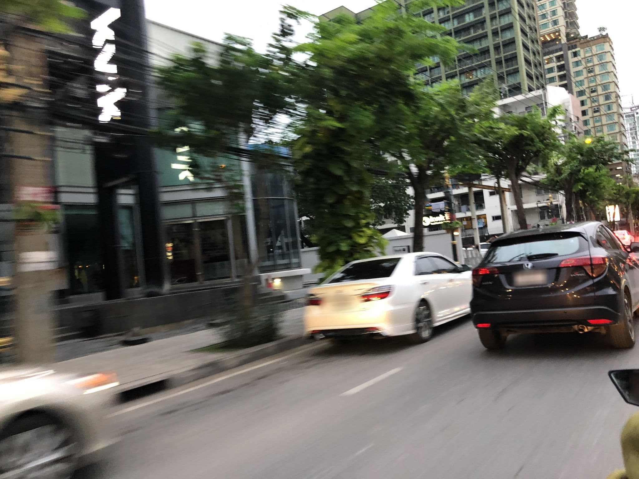 Street view near A-One Hotel Bkk-Pty, Watthana — © pimpitcha (CC BY-SA · Mapillary)