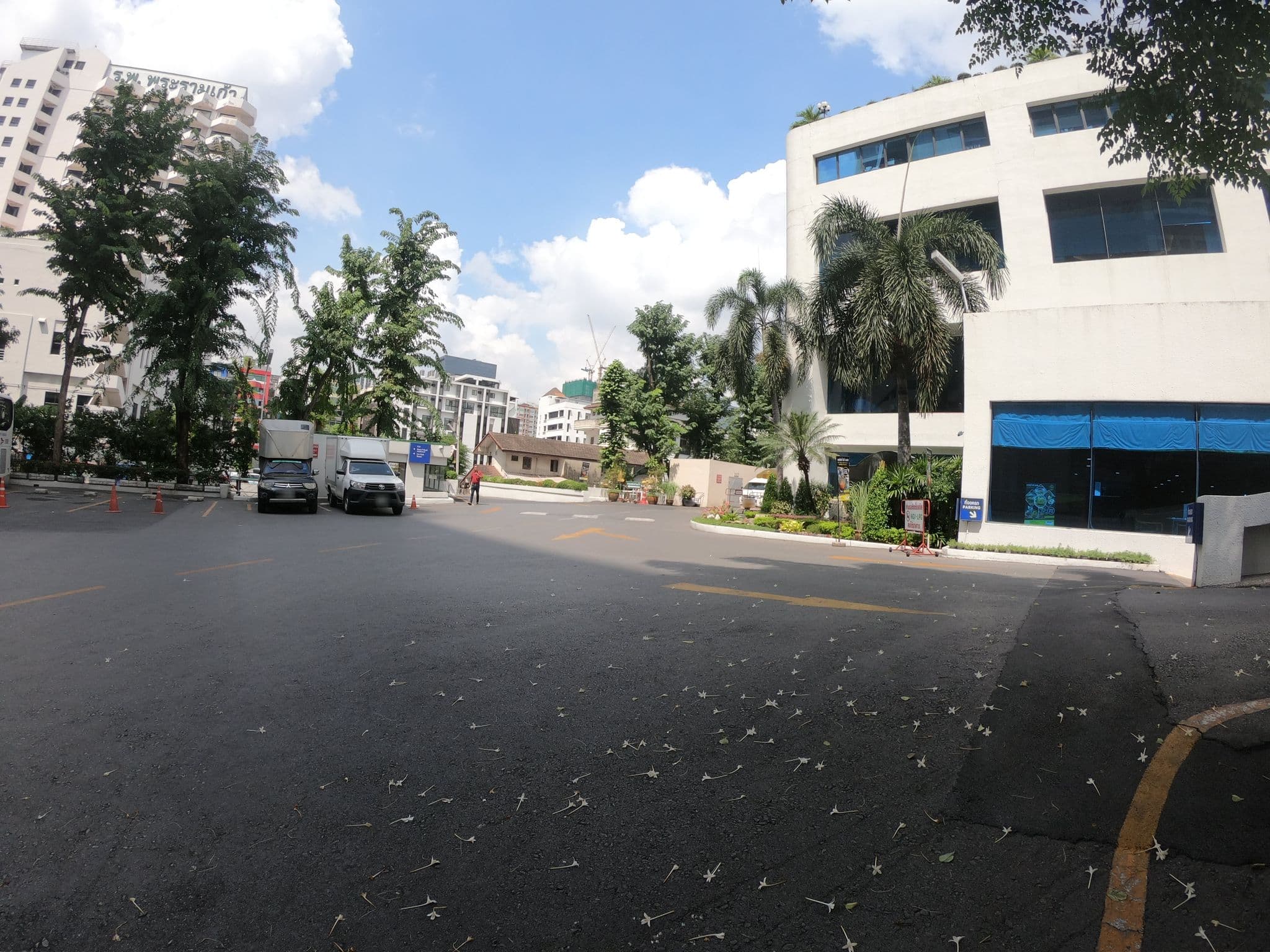 Street view near Room SenJ Golden Tullip, Huai Khwang — © ozflor (CC BY-SA · Mapillary)