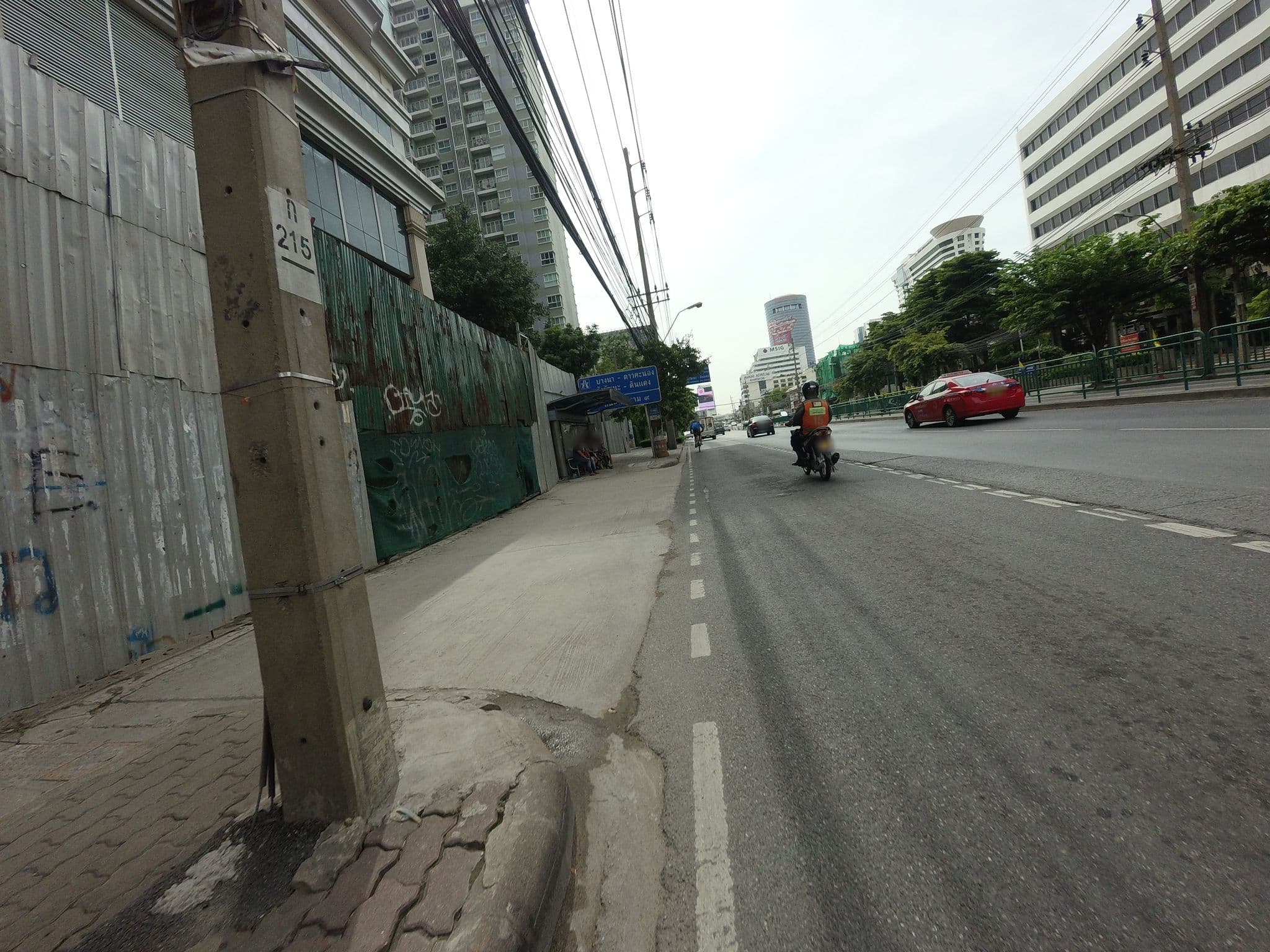 Street view near The Grand Siamese Hotel, Makkasan — © mishari (CC BY-SA · Mapillary)