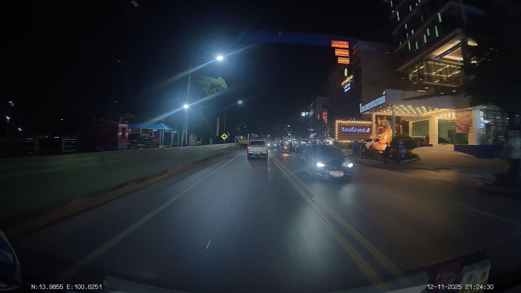 Street view near โรงแรมธาราแกรนด์, Sai Mai — © ThailandCambodia (CC BY-SA · Mapillary)