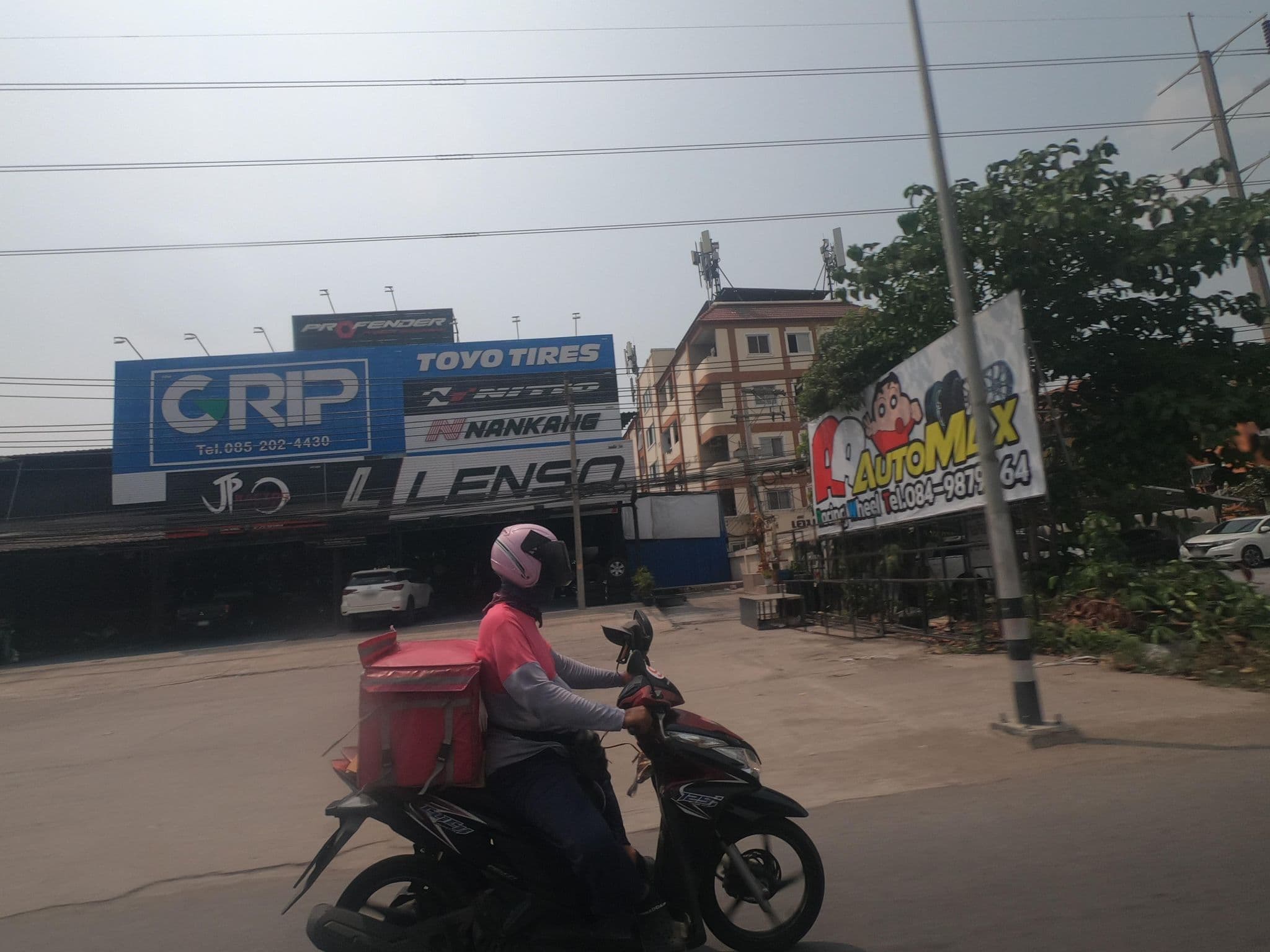 Street view near At Ayuthaya Hotel, Phra Nakhon Si Ayutthaya — © sisaket (CC BY-SA · Mapillary)