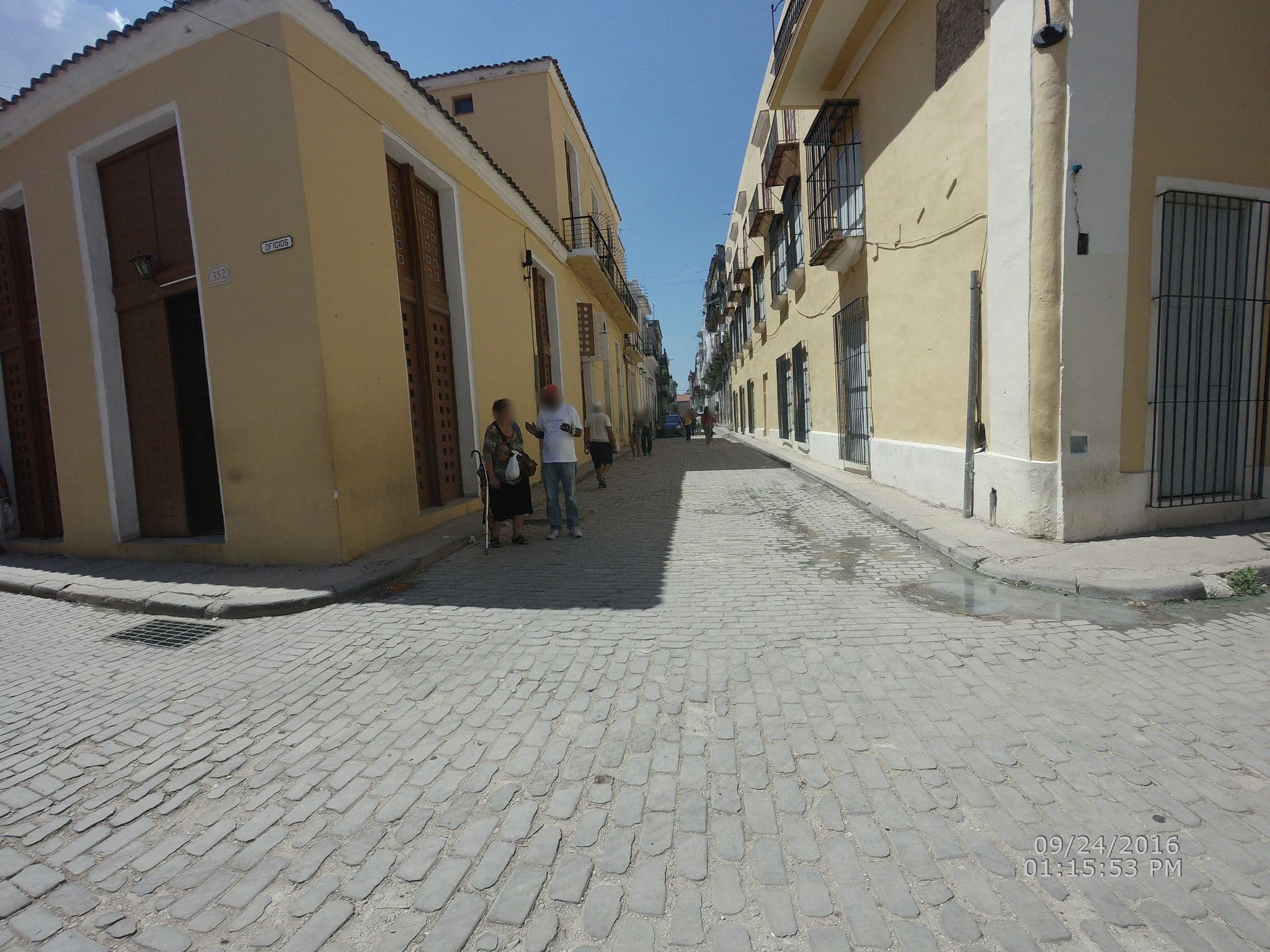 Street view near Casa Yaima, La Habana Vieja