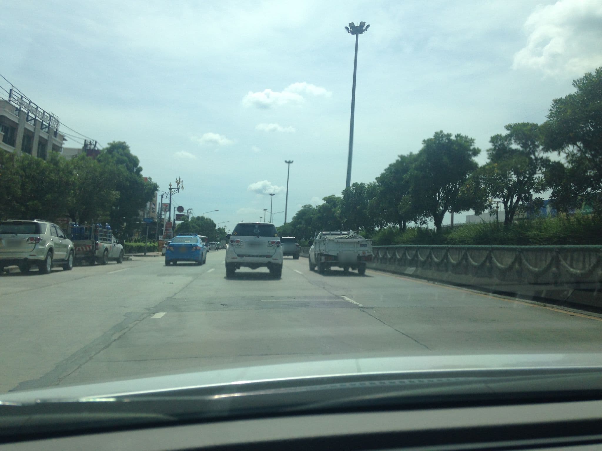 Street view near Best Bed Suvarnabhumi Hostel, Latkrabang — © ratirat (CC BY-SA · Mapillary)