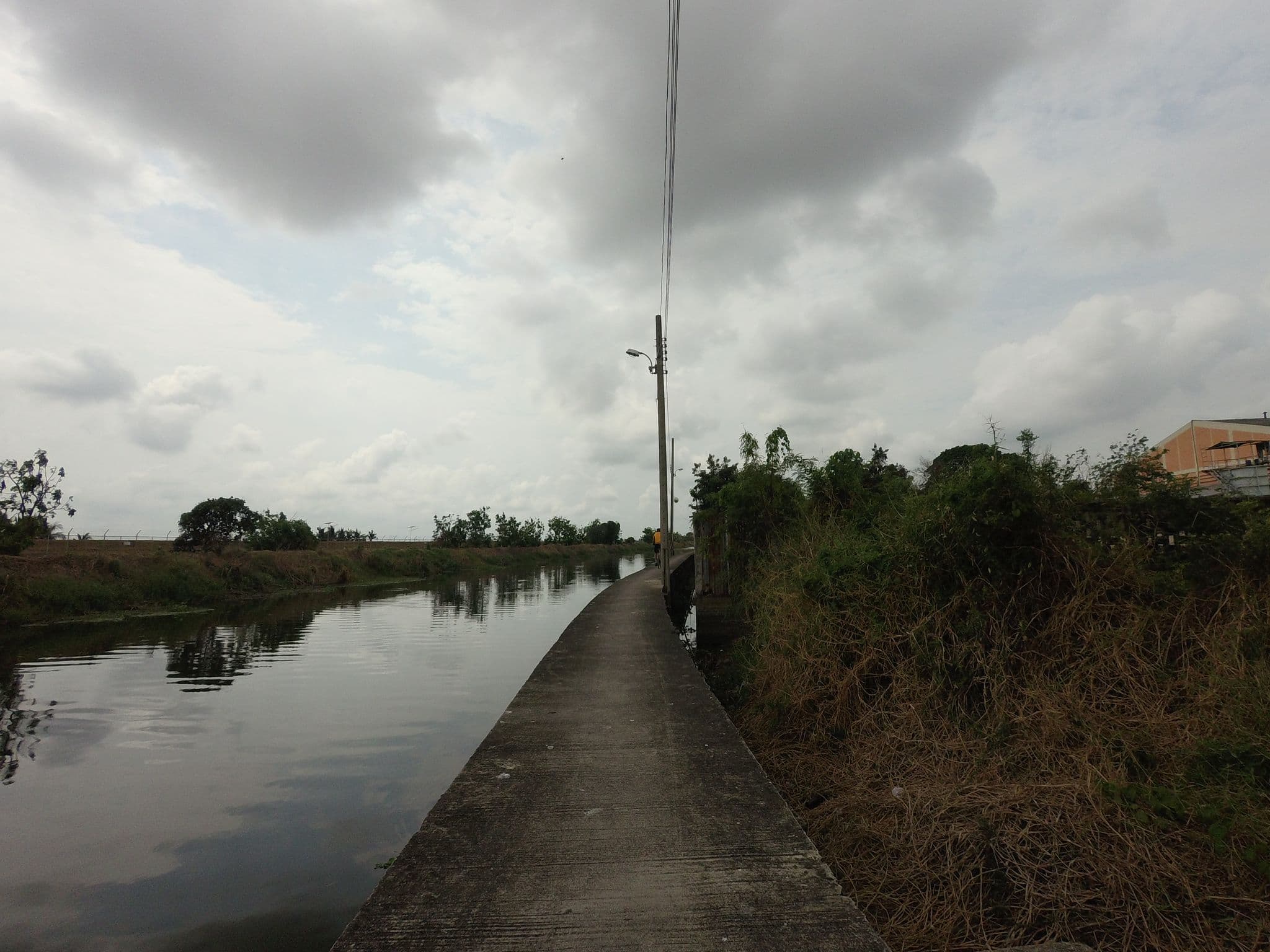 Street view near สกายไลน์ รีสอร์ต, Latkrabang — © mishari (CC BY-SA · Mapillary)
