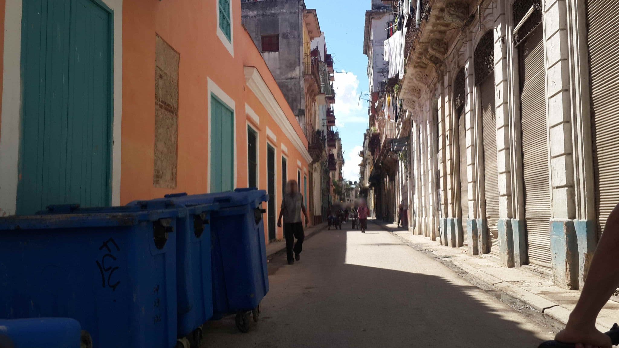 Street view near Casa Gaia, La Habana Vieja