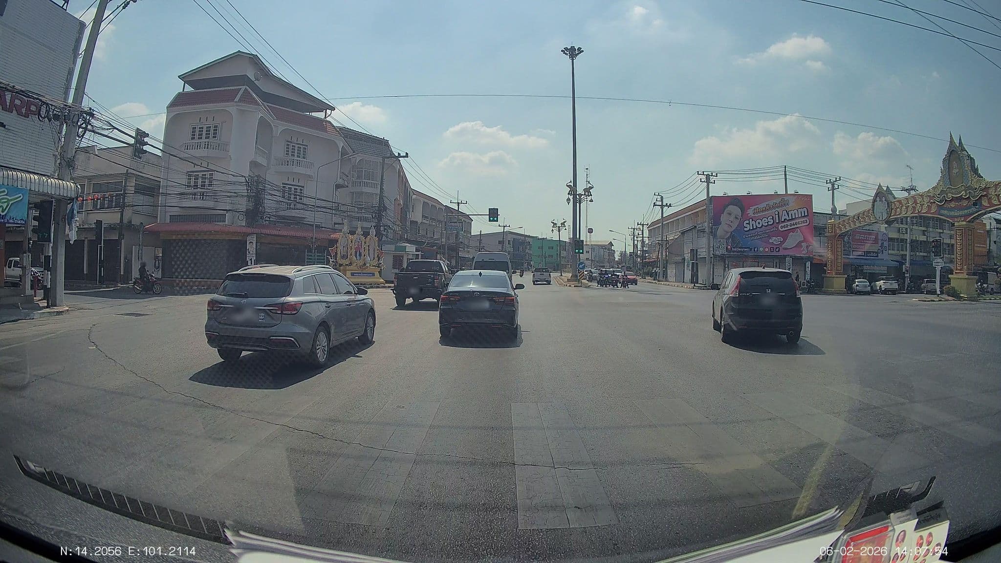 Street view near โรงแรม กอบเกื้อ, Nakhon Nayok — © ThailandCambodia (CC BY-SA · Mapillary)