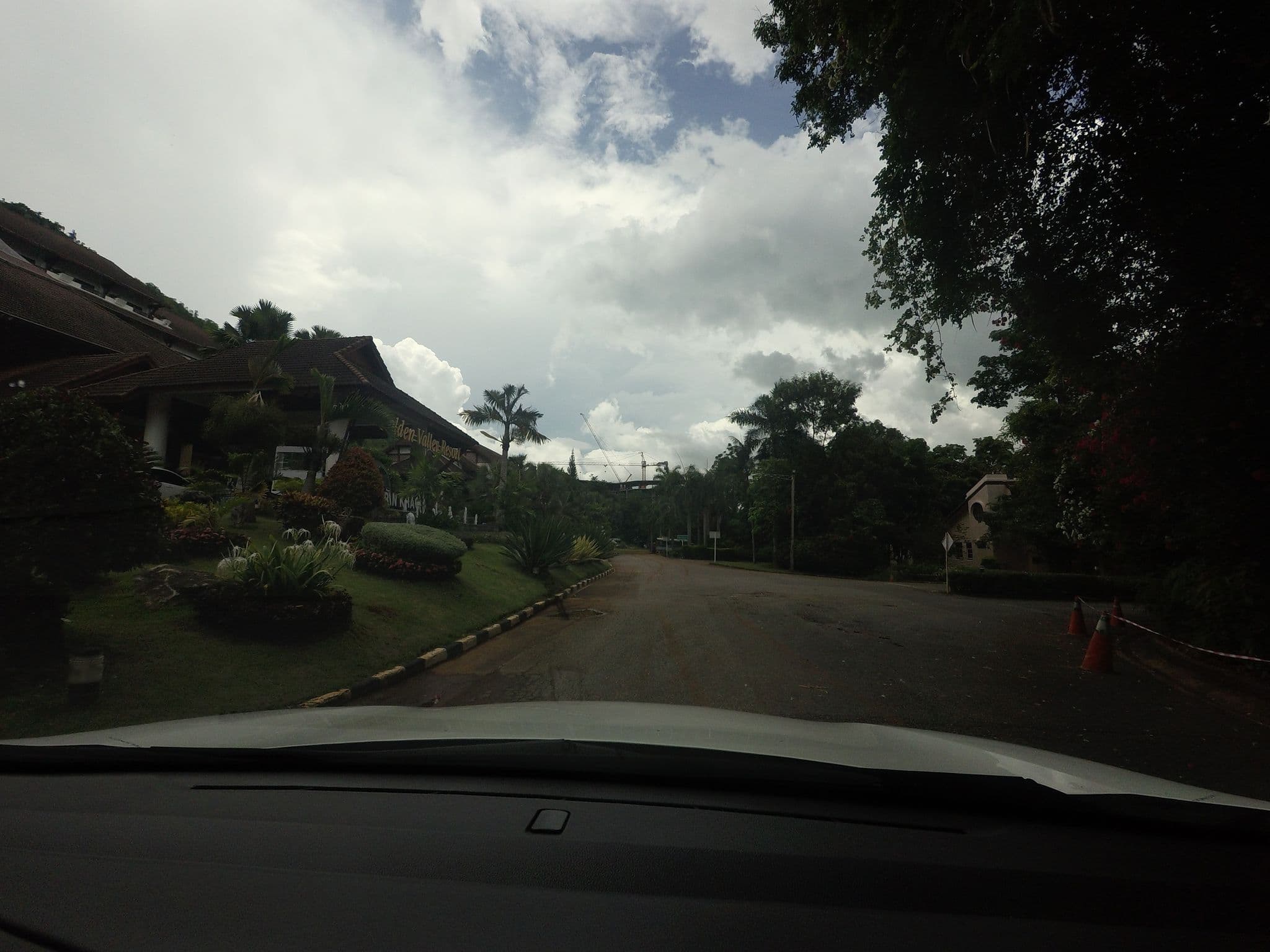 Street view near Mandarin Golden Valley Hotel & Resort Khao Yai, Pak Chong — © mishari (CC BY-SA · Mapillary)