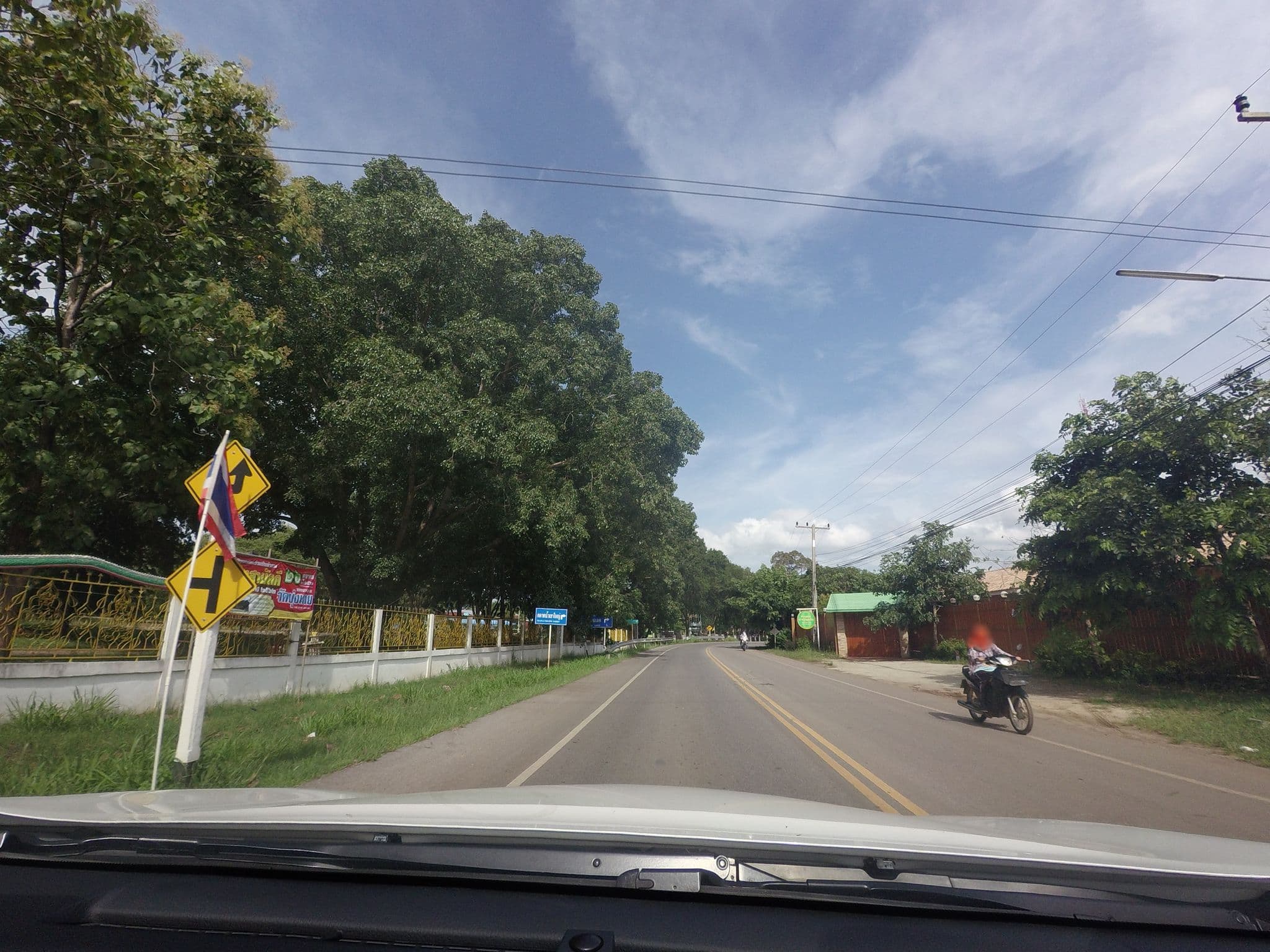 Street view near บ้านร่มเย็น, Pak Chong — © mishari (CC BY-SA · Mapillary)