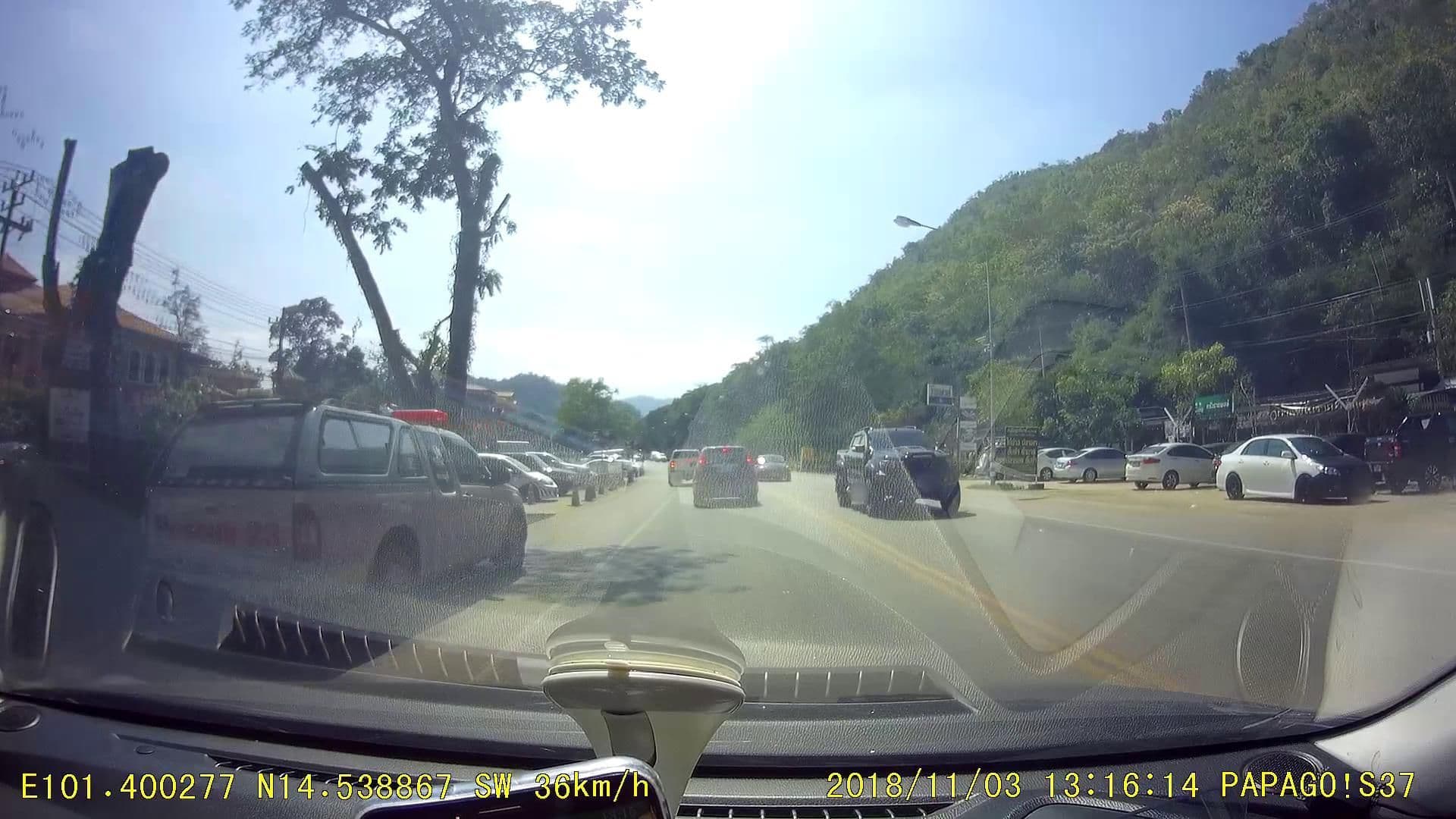 Street view near Juldis resort, Pak Chong — © poramet (CC BY-SA · Mapillary)
