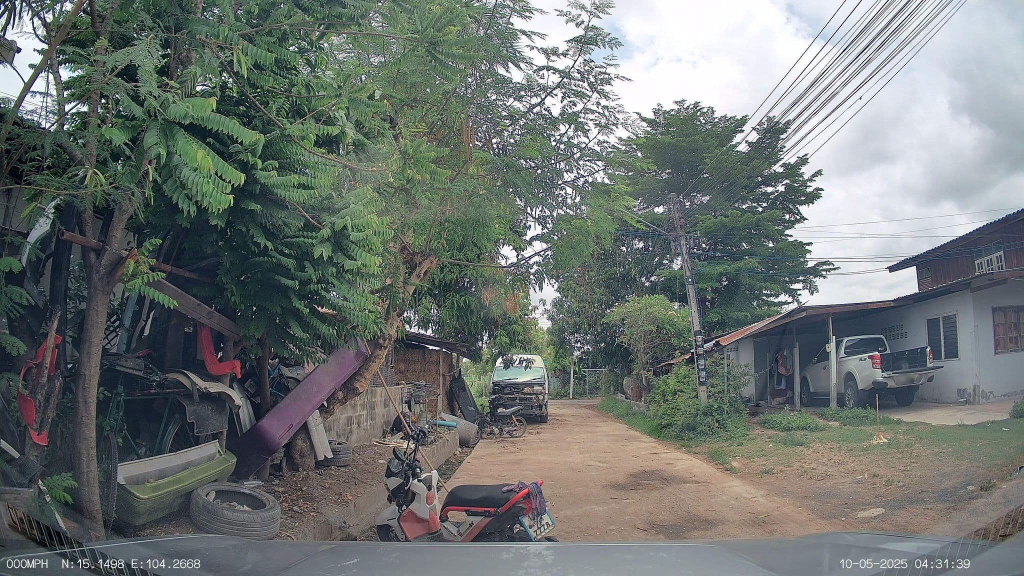 Street view near บ้านลดามาศ (Ladamas), Sangkhla Buri — © ThailandCambodia (CC BY-SA · Mapillary)