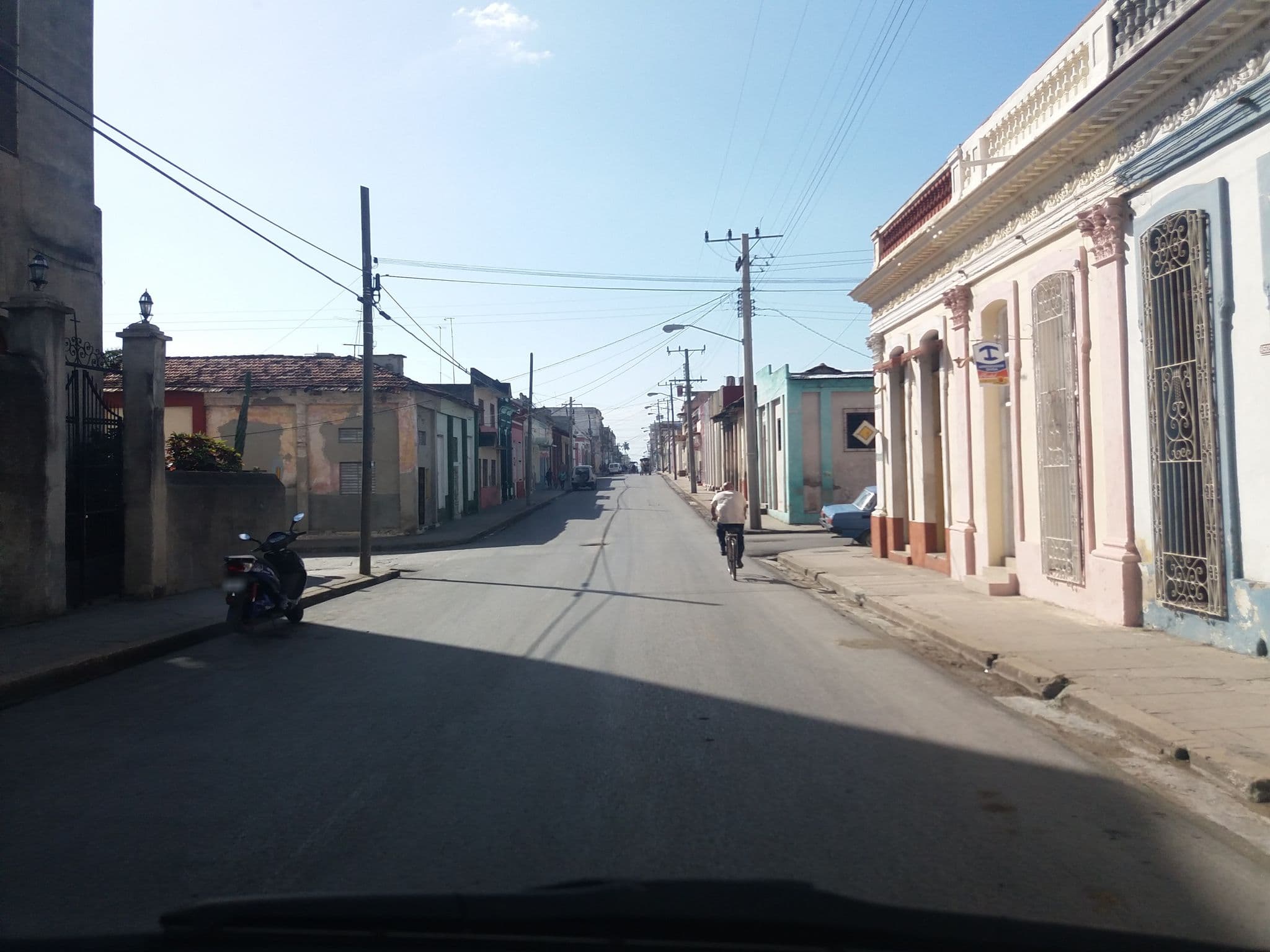 Street view near Hostal Girassol, Cienfuegos