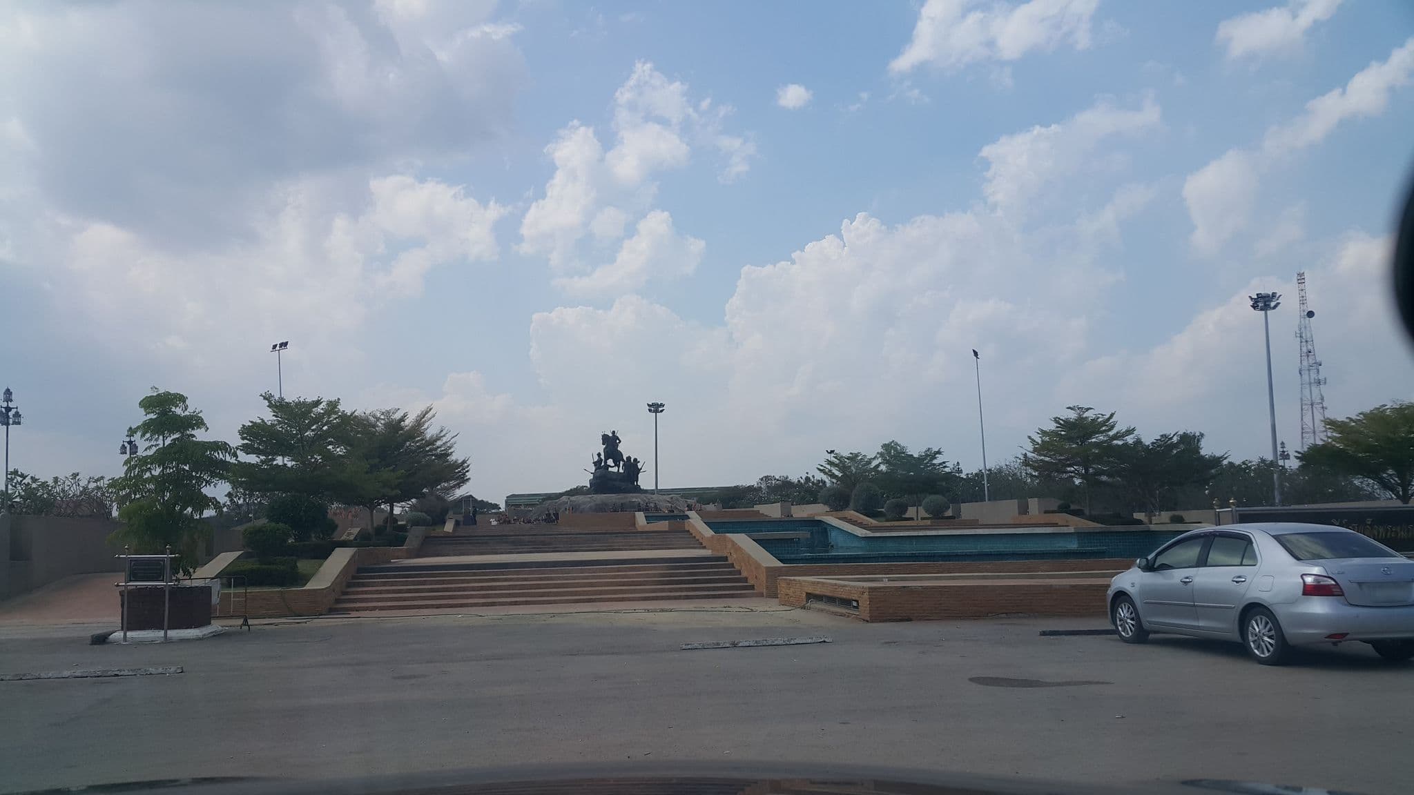 Street view near Lampang River Lodge Hotel, Lampang — © jrcarlsen (CC BY-SA · Mapillary)