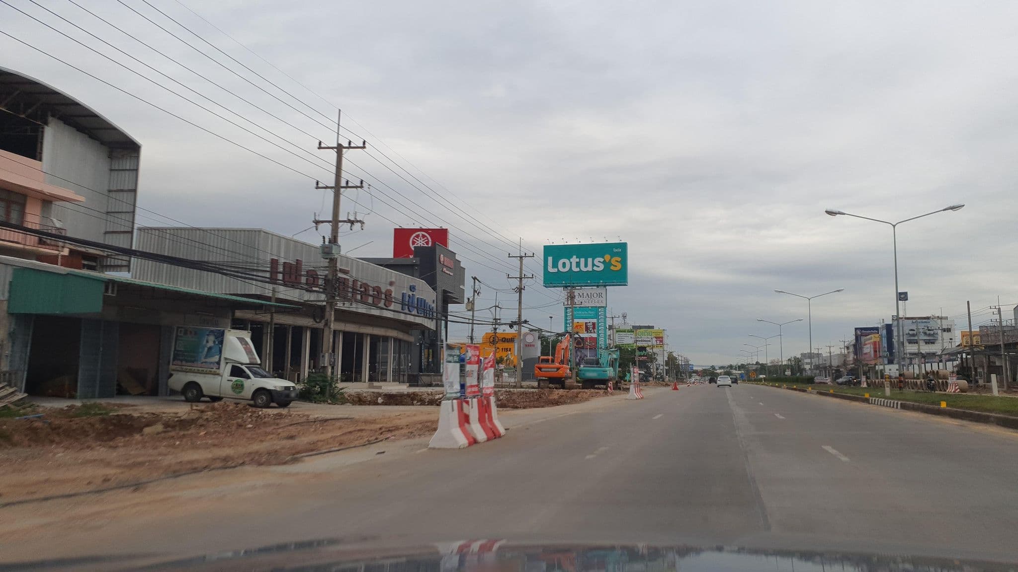 Street view near โรงแรมปัญญาศิลป์, Ban Aranyik — © jrcarlsen (CC BY-SA · Mapillary)