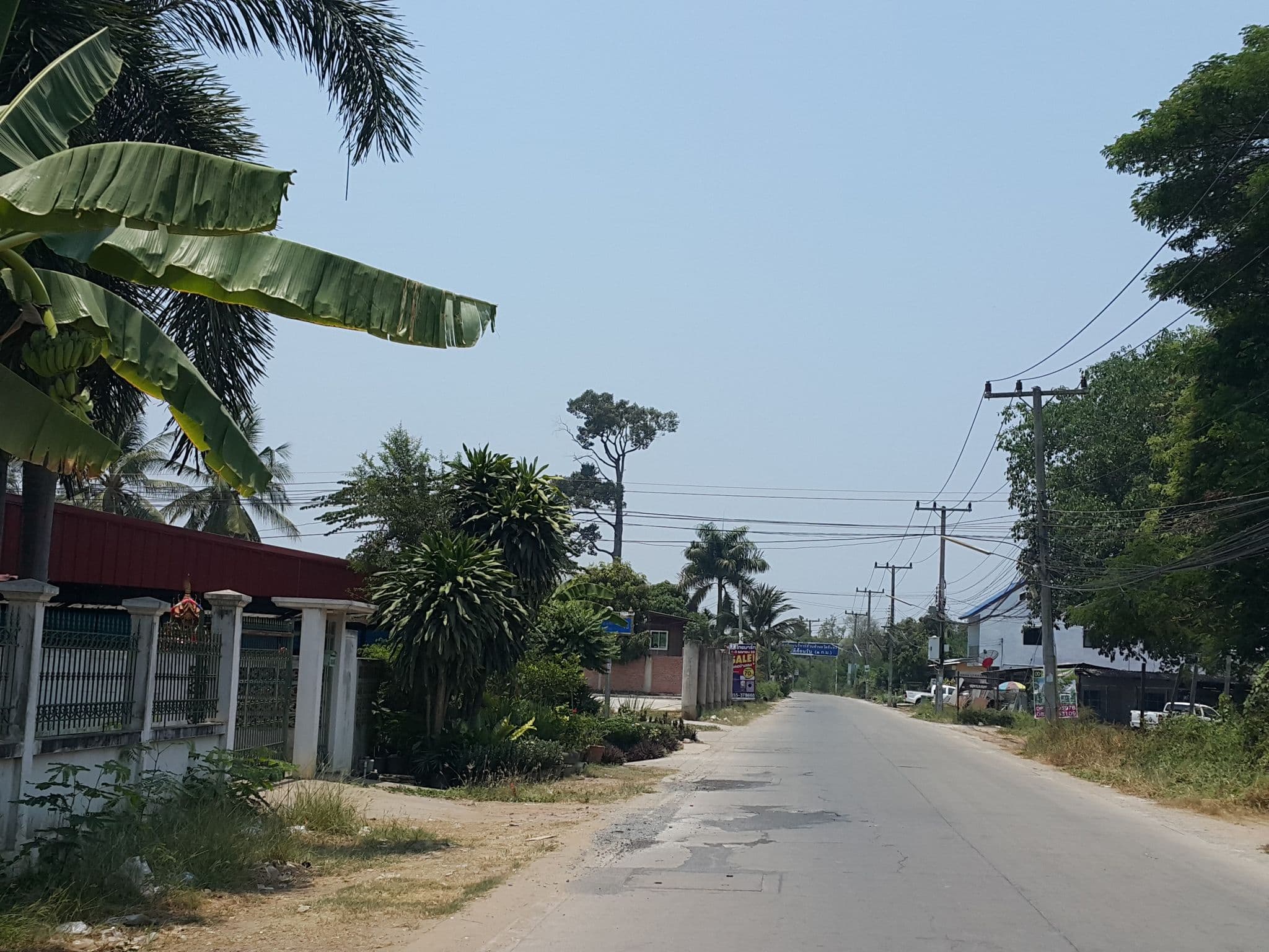Street view near Ou​ Hotel, Phitsanulok — © jrcarlsen (CC BY-SA · Mapillary)