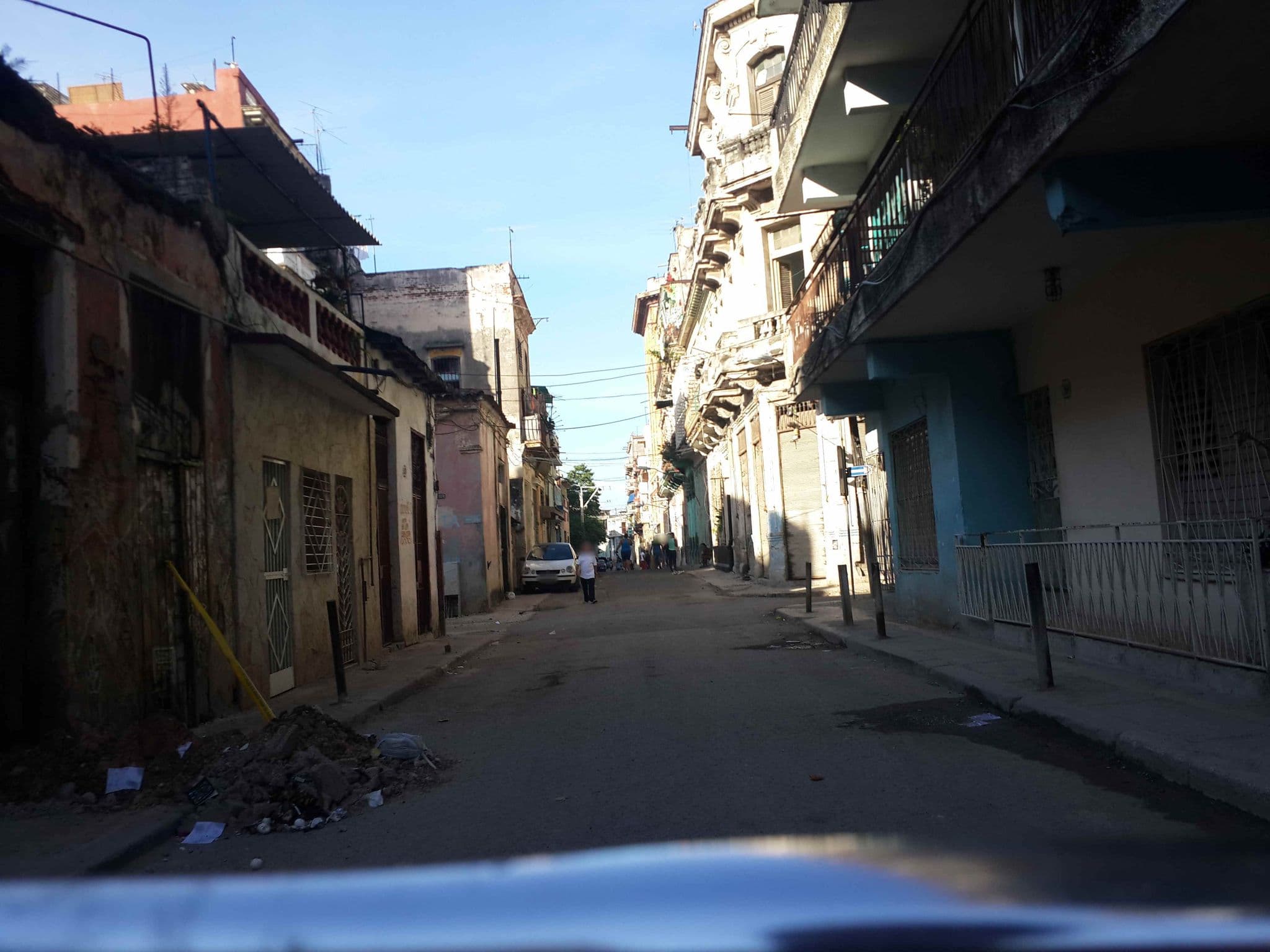 Street view near Casa Amelia & Dayron, La Habana Vieja