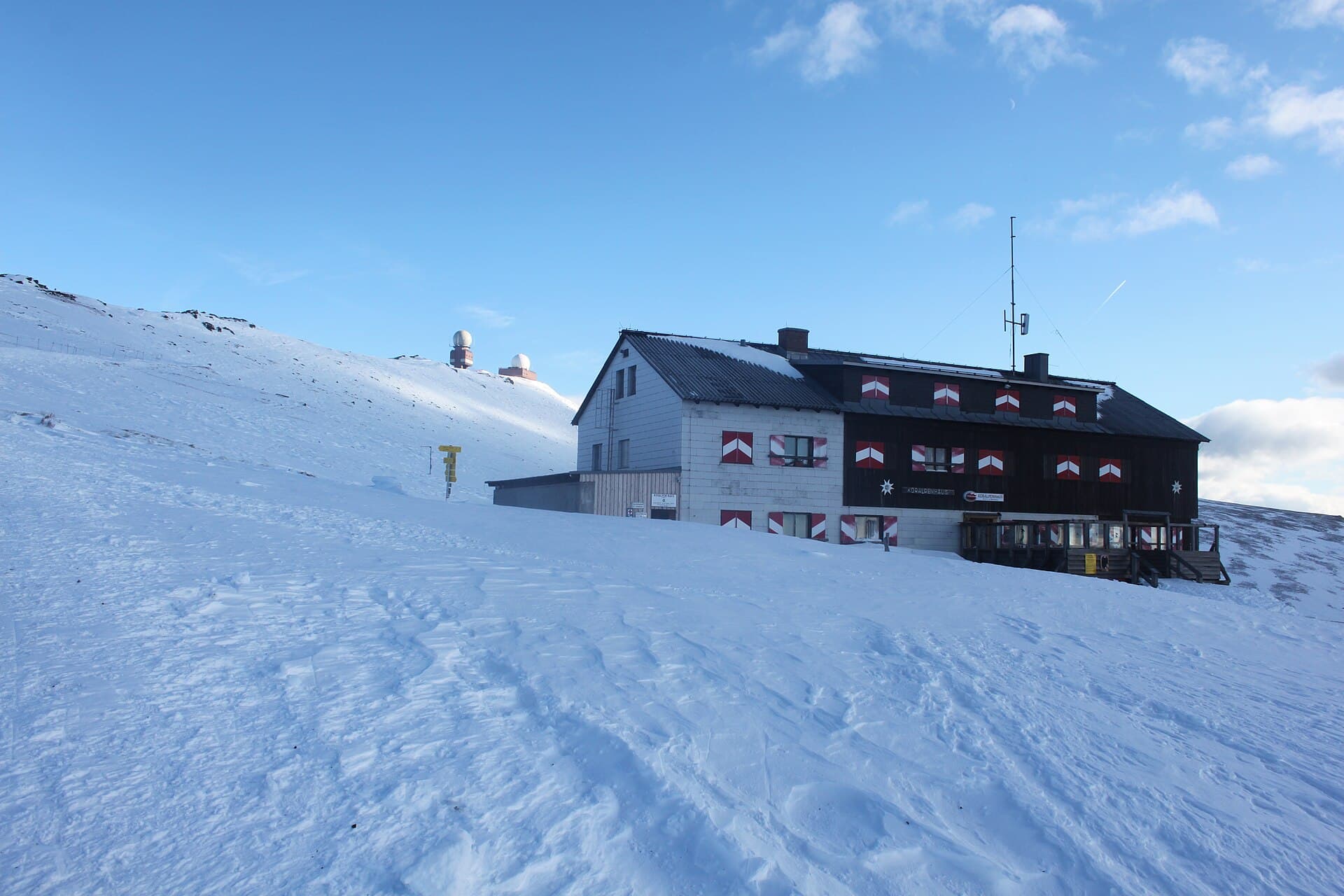 Koralpenhaus (via Wikimedia Commons, CC BY-SA 3.0)