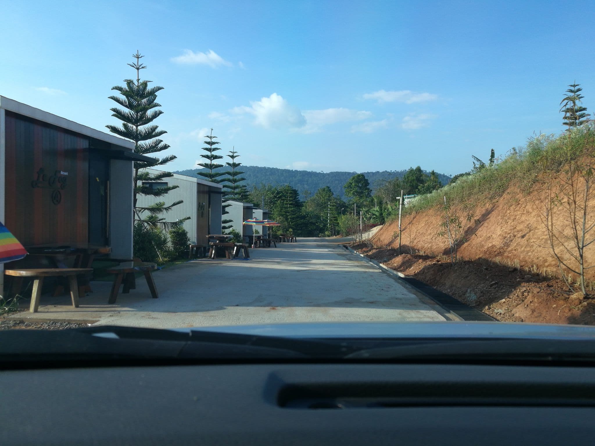 Street view near Le Fog Resort, Phetchabun — © ratirat (CC BY-SA · Mapillary)