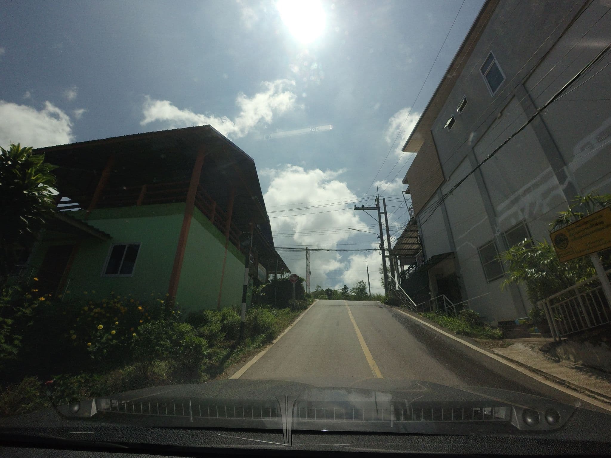 Street view near มาณี มีที่นอน, Lom Sak — © mishari (CC BY-SA · Mapillary)