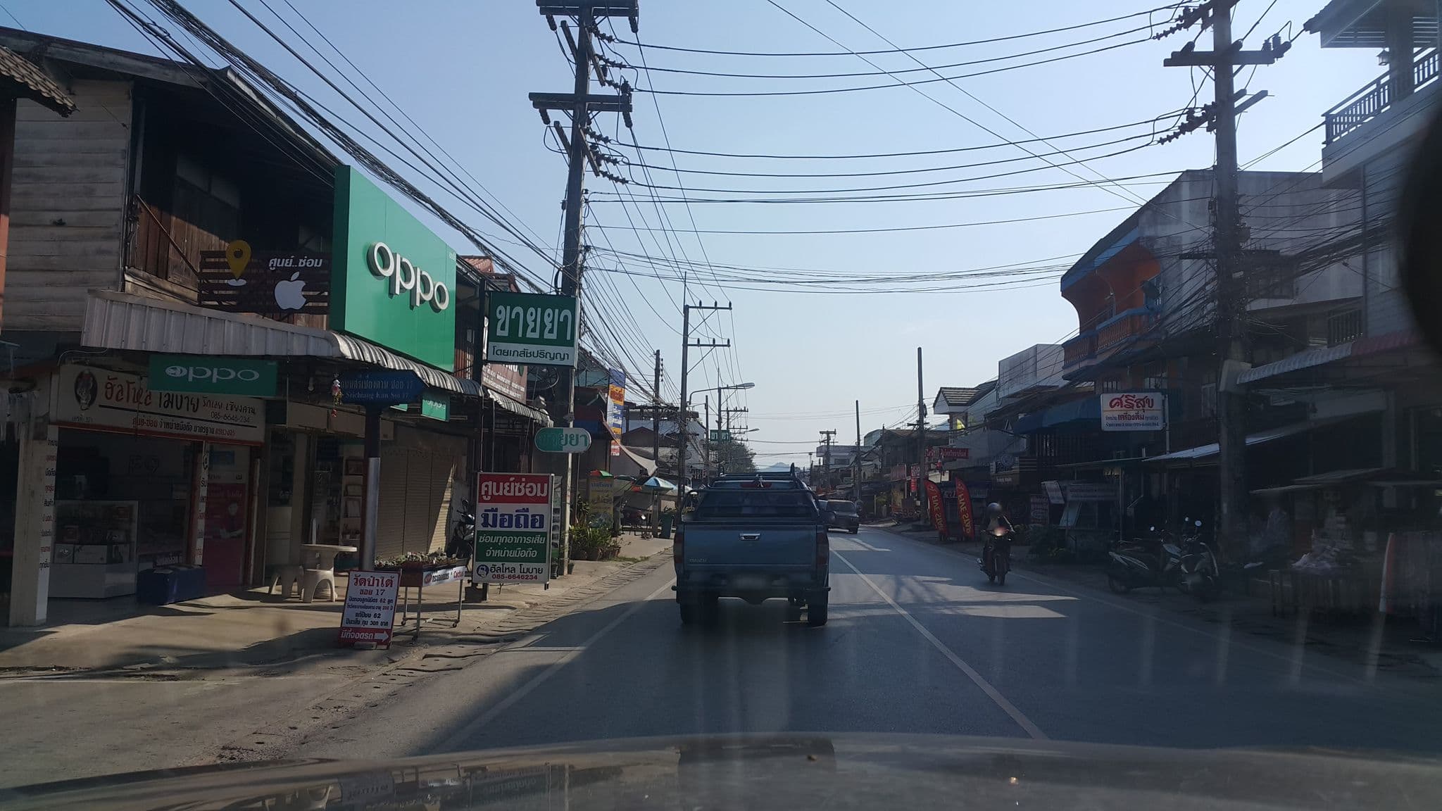 Street view near สองพี่น้อง โฮมสเตย์, Loei — © jrcarlsen (CC BY-SA · Mapillary)