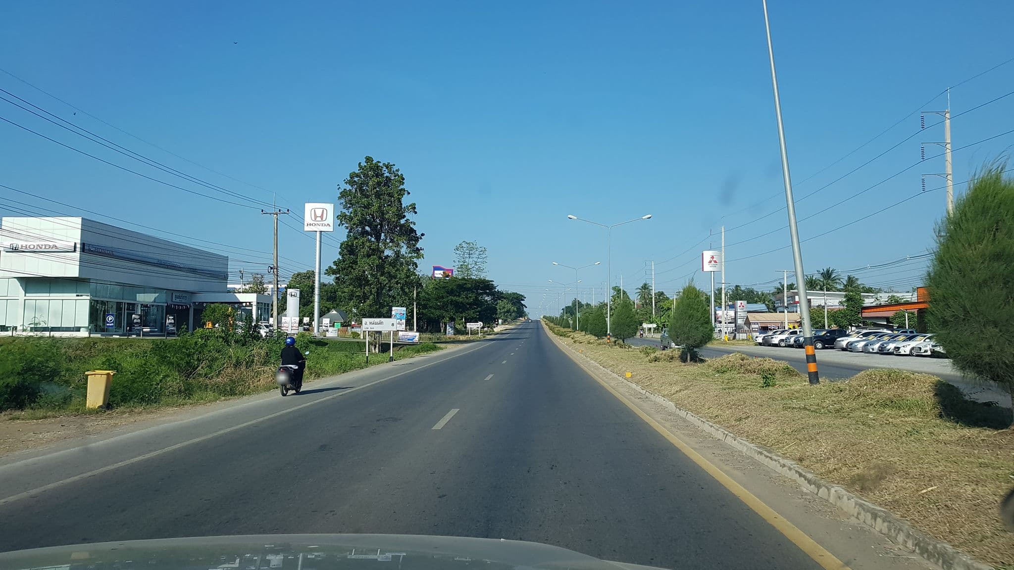Street view near S.R Sunshine Hotel, Lom Sak — © igorzo (CC BY-SA · Mapillary)