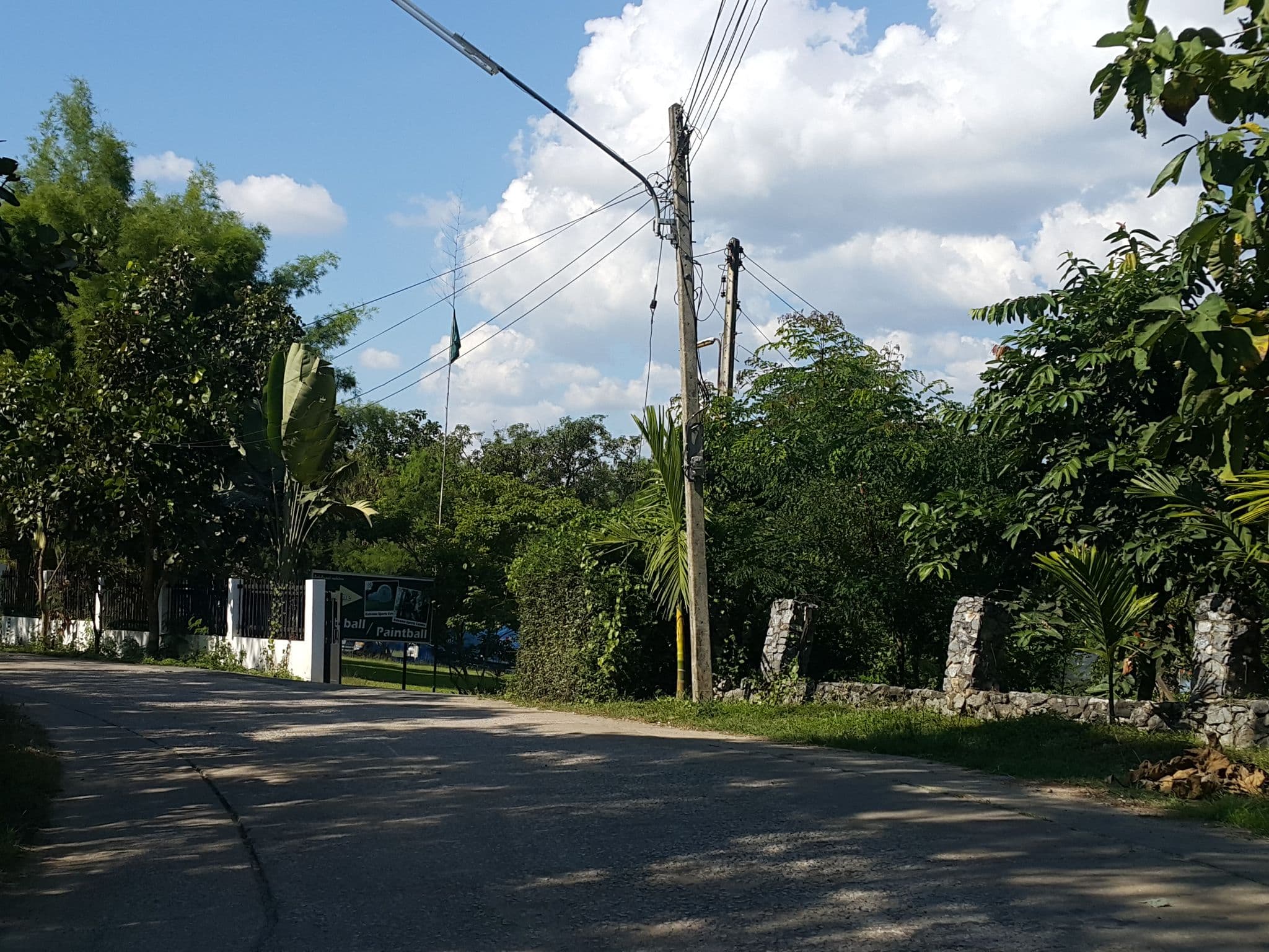 Street view near Ruean Racha Resort, Chiang Mai — © jrcarlsen (CC BY-SA · Mapillary)