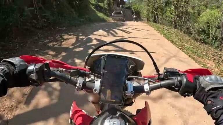 Street view near โฮมสเตย์บ้านเหล่าพัฒนา, Pai — © julcnx (CC BY-SA · Mapillary)