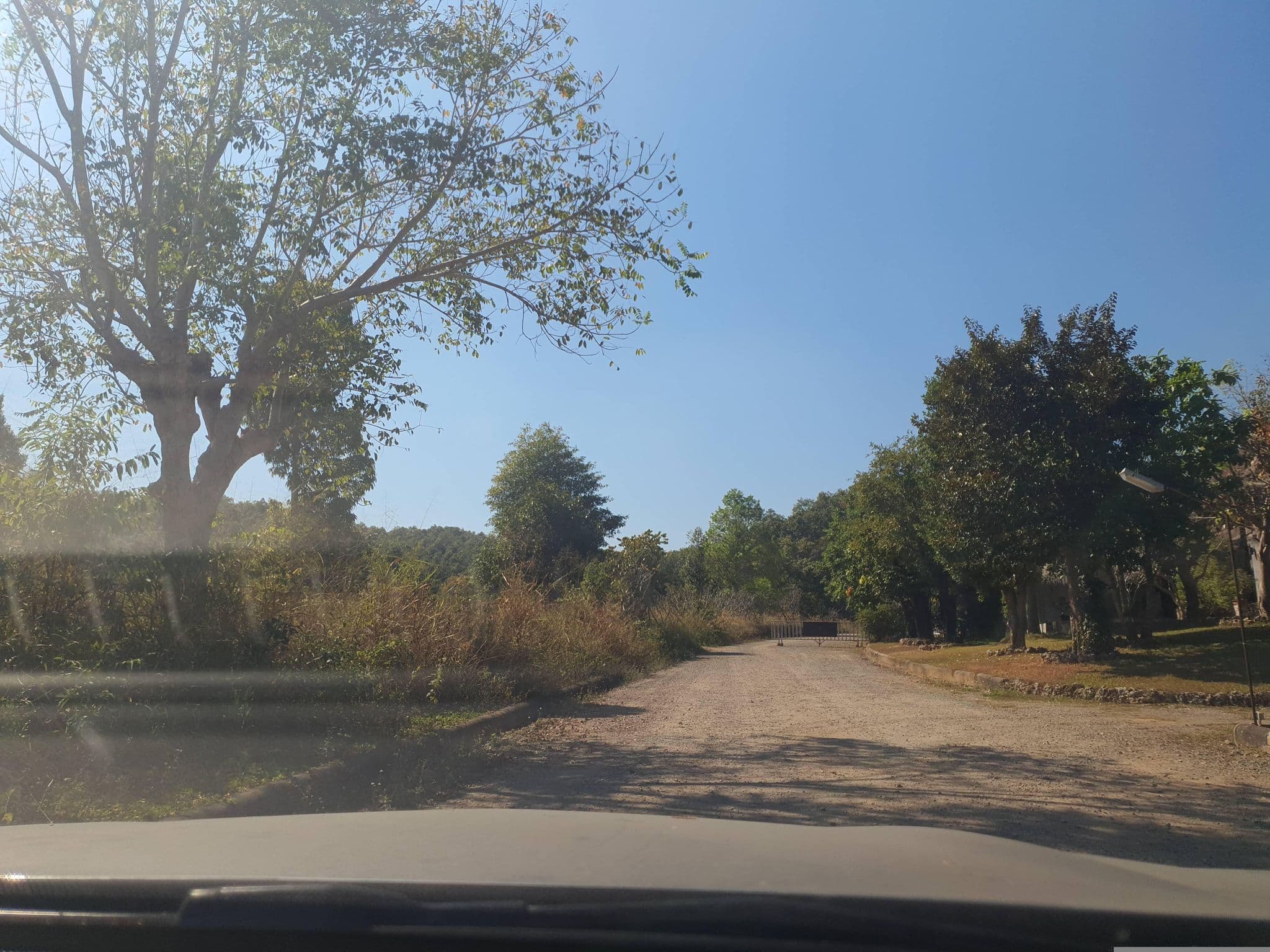 Street view near Hideaway, Hang Dong — © jrcarlsen (CC BY-SA · Mapillary)