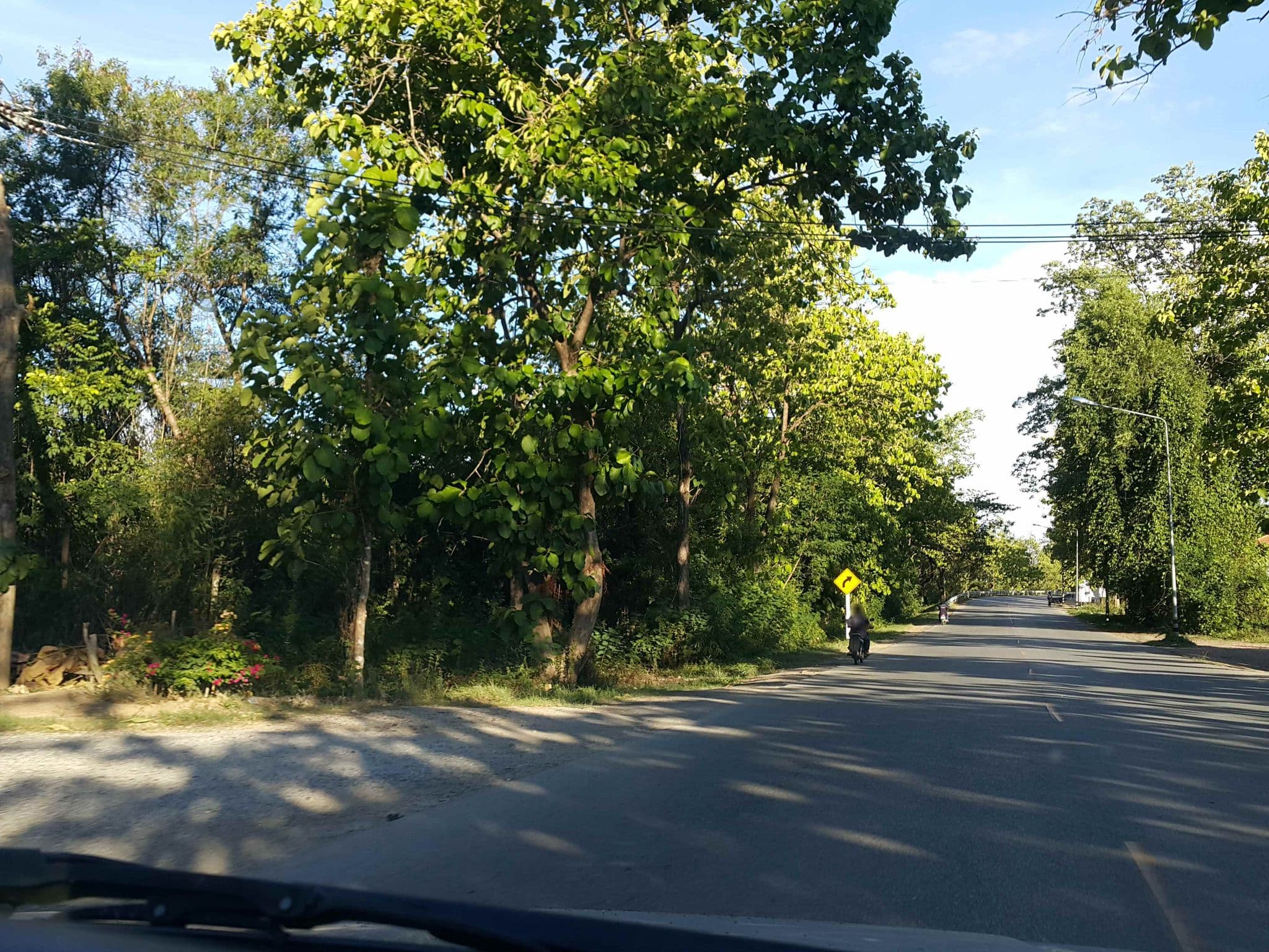 Street view near บ้านรัตนาภรณ์, Pa Sang — © jrcarlsen (CC BY-SA · Mapillary)