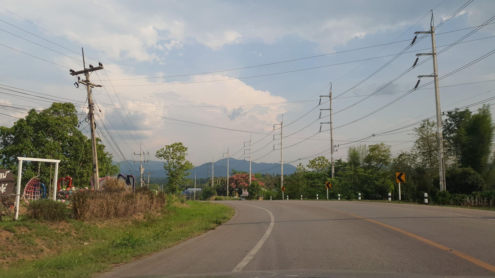 Street view near The Container @ Pai, Pai — © jrcarlsen (CC BY-SA · Mapillary)