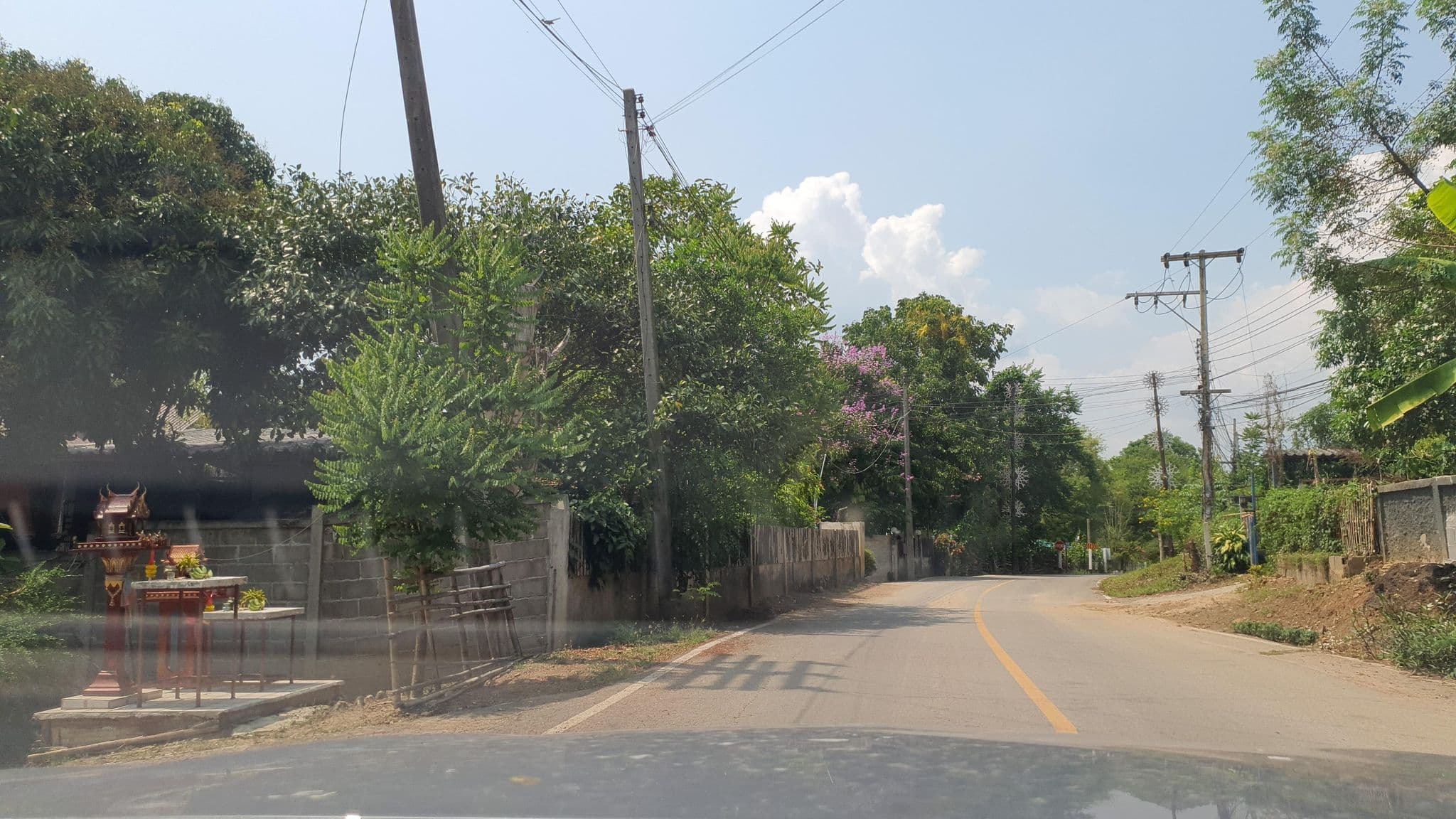 Street view near Paiporpeang Guesthouse, Pai — © jrcarlsen (CC BY-SA · Mapillary)