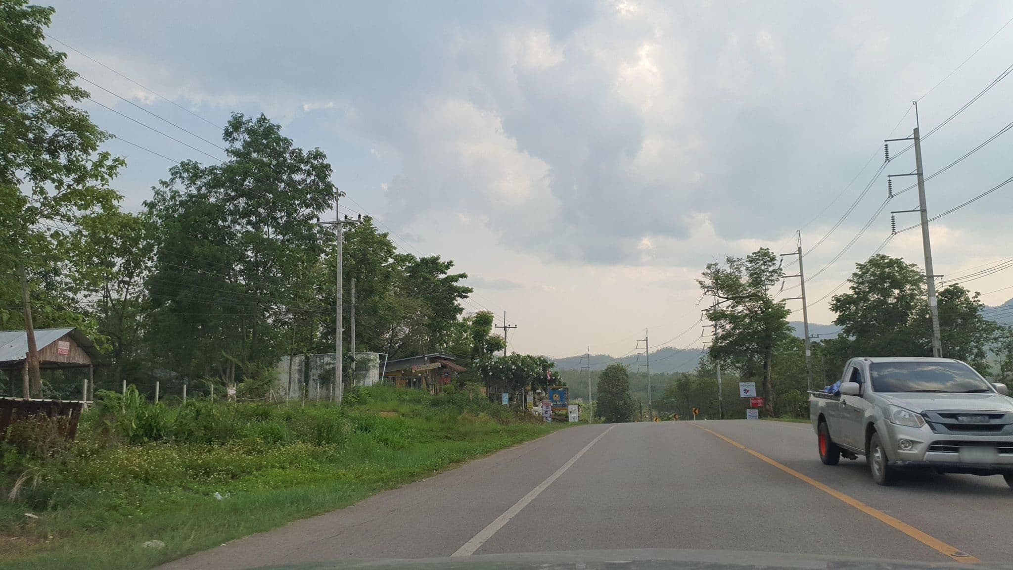 Street view near Tewdoi Garden, Pai — © jrcarlsen (CC BY-SA · Mapillary)